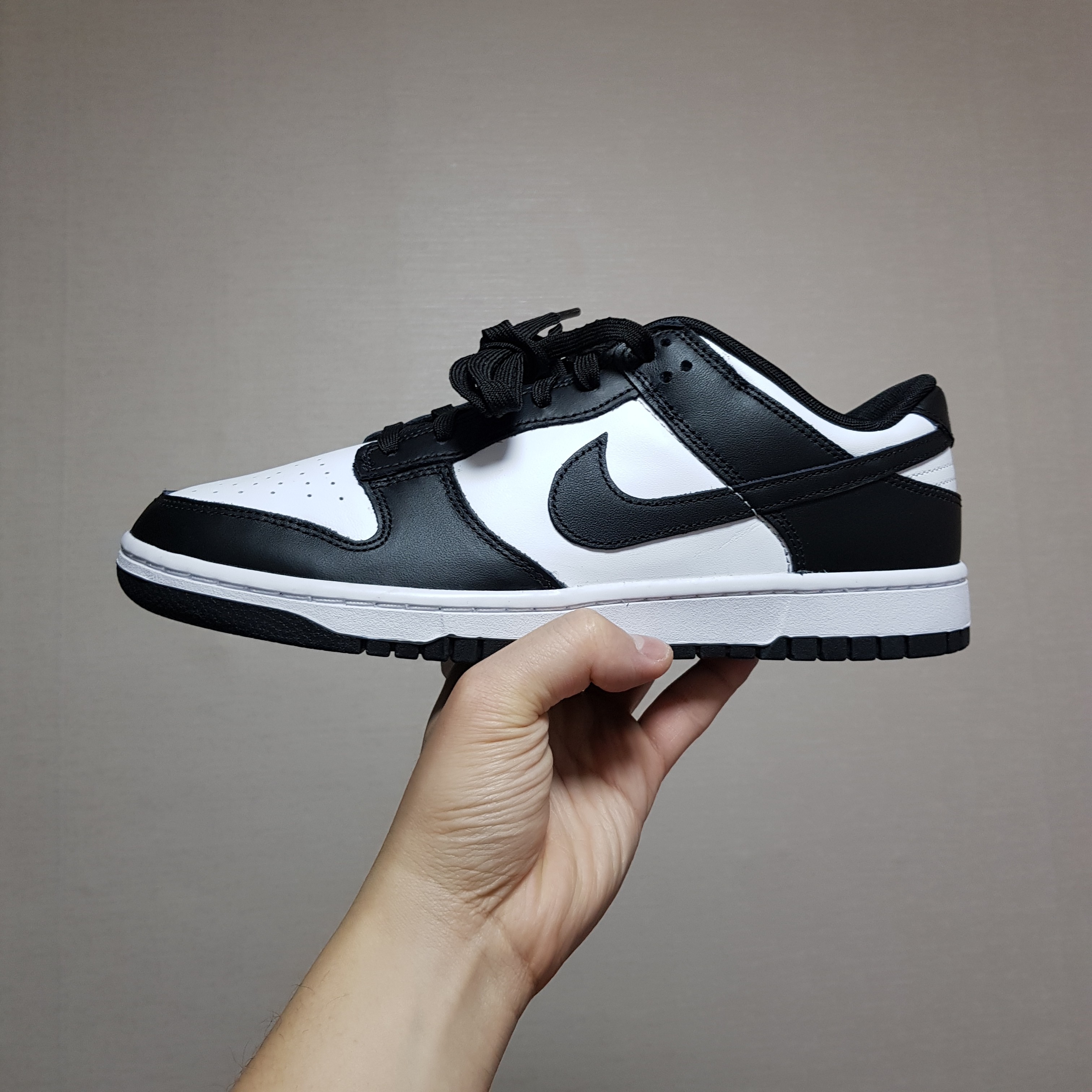 Nike Dunk Low Retro Black, (W) Nike Dunk Low Black 착용 스타일 - 2