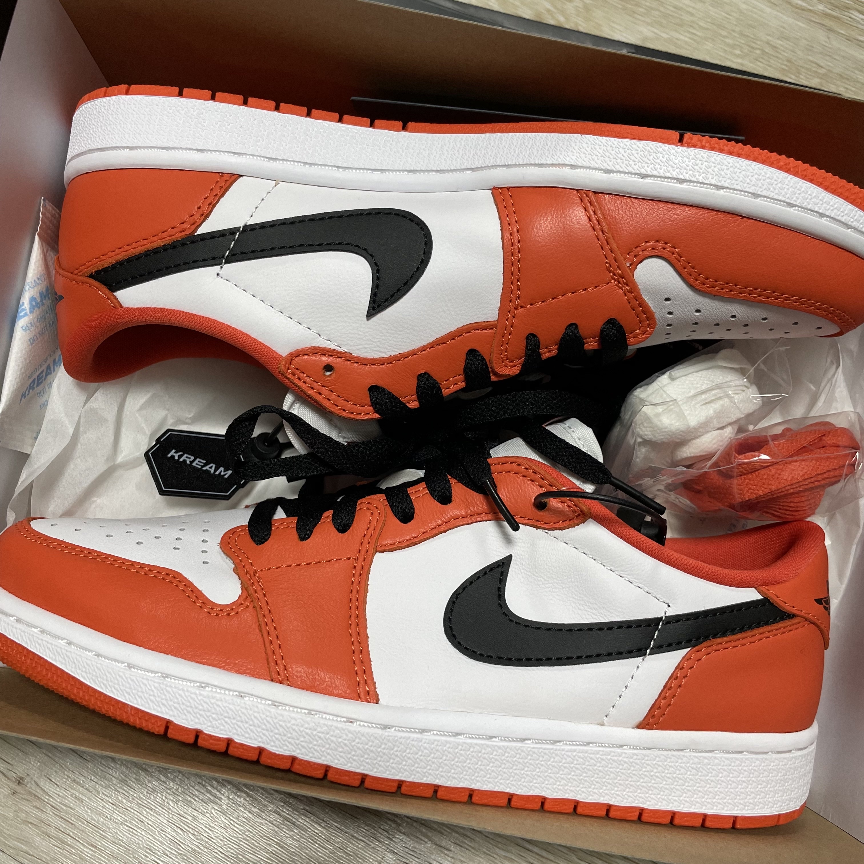 Jordan 1 Low OG Starfish 착용 스타일