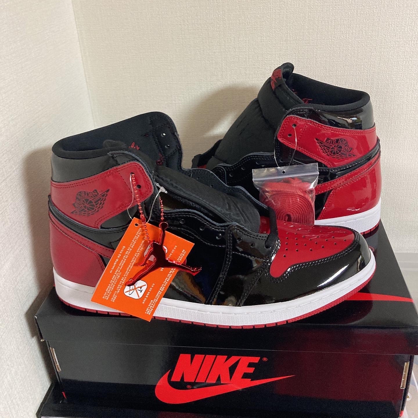 Jordan 1 Retro High OG Pollen, Jordan 1 Retro High OG Patent Bred 착용 스타일 - 3