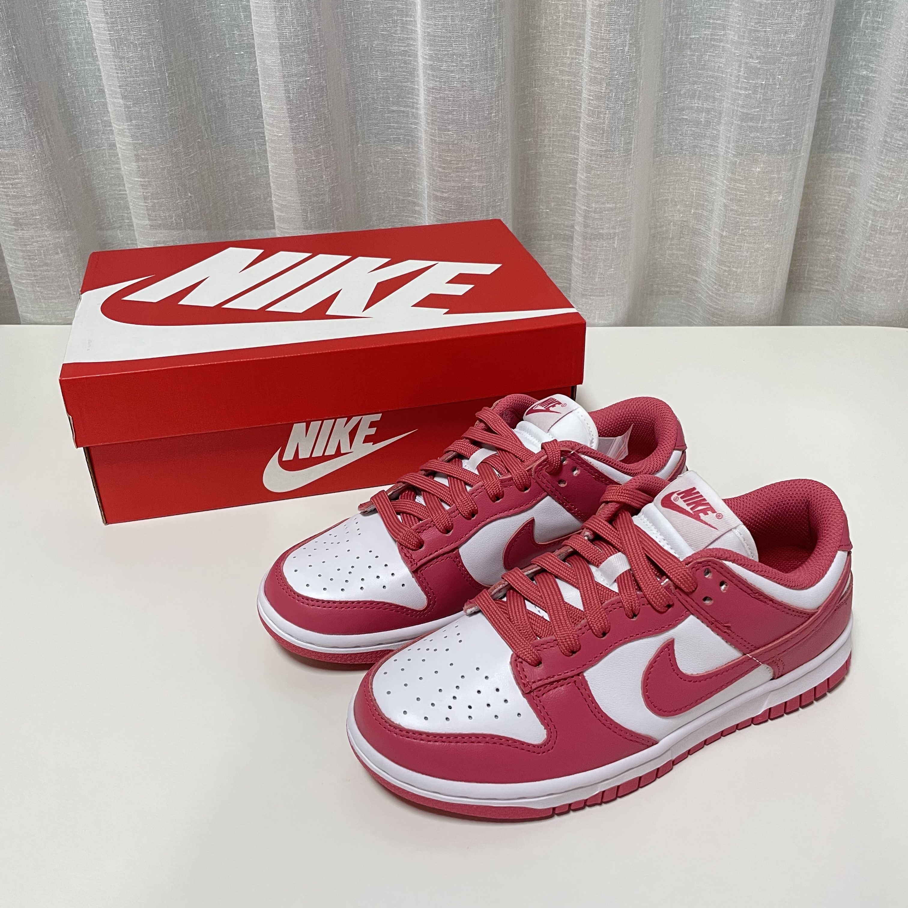 (W) Nike Dunk Low Archeo Pink 착용 스타일