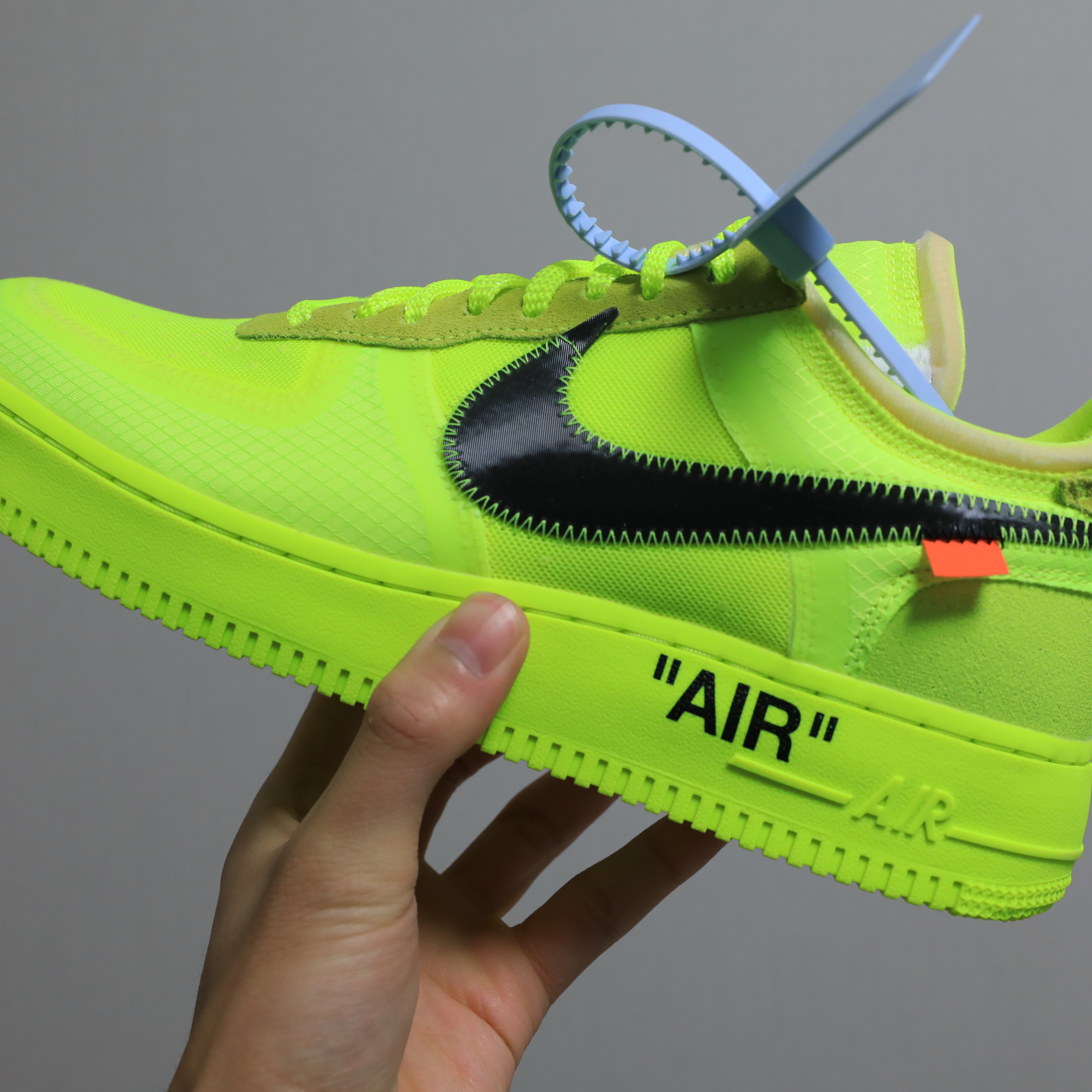 Nike x Off-White Air Force 1 Low Volt 착용 스타일 - 1
