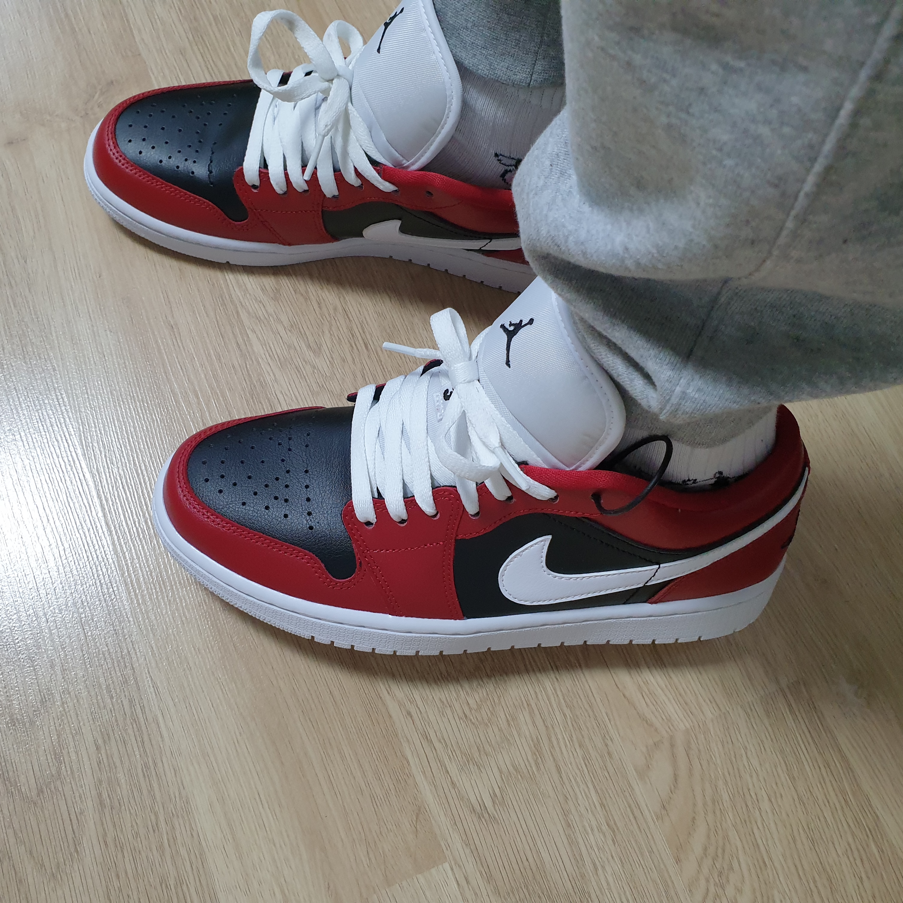 (W) Jordan 1 Low Chicago Flip 착용 스타일 - 2