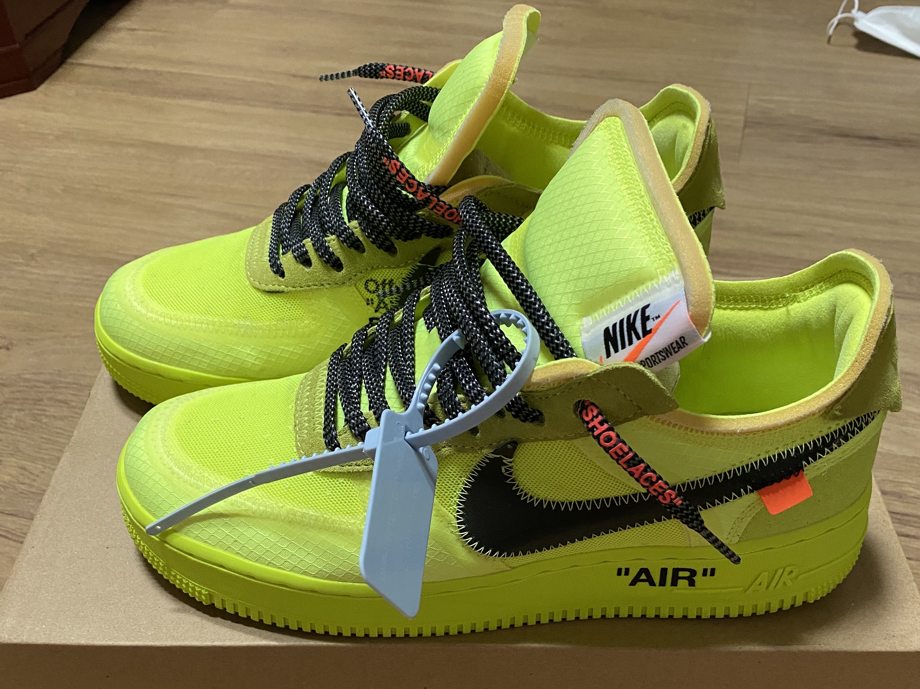 Nike x Off-White Air Force 1 Low Volt 착용 스타일 - 1