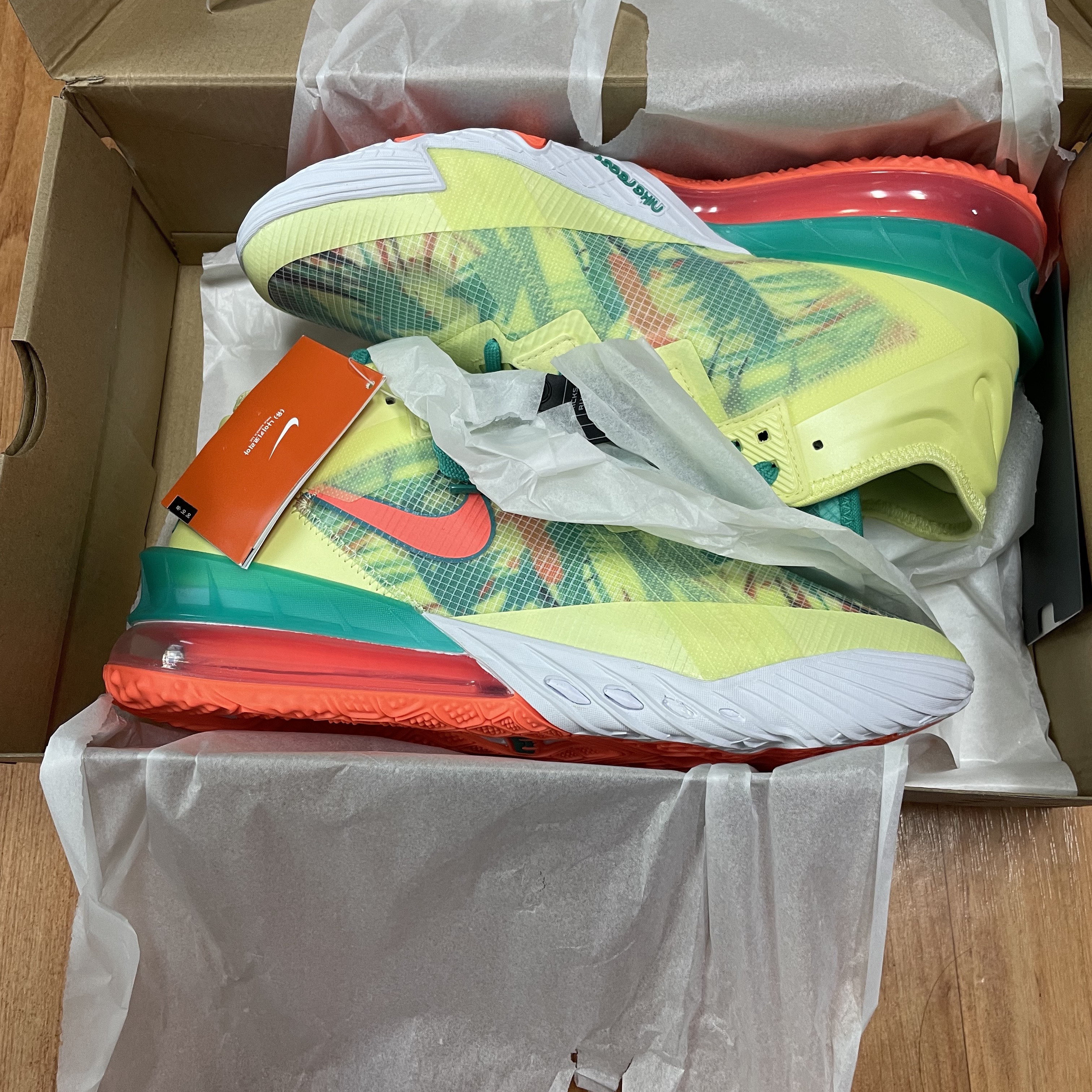 Nike LeBron 18 Low LeBronold Palmer 착용 스타일 - 1