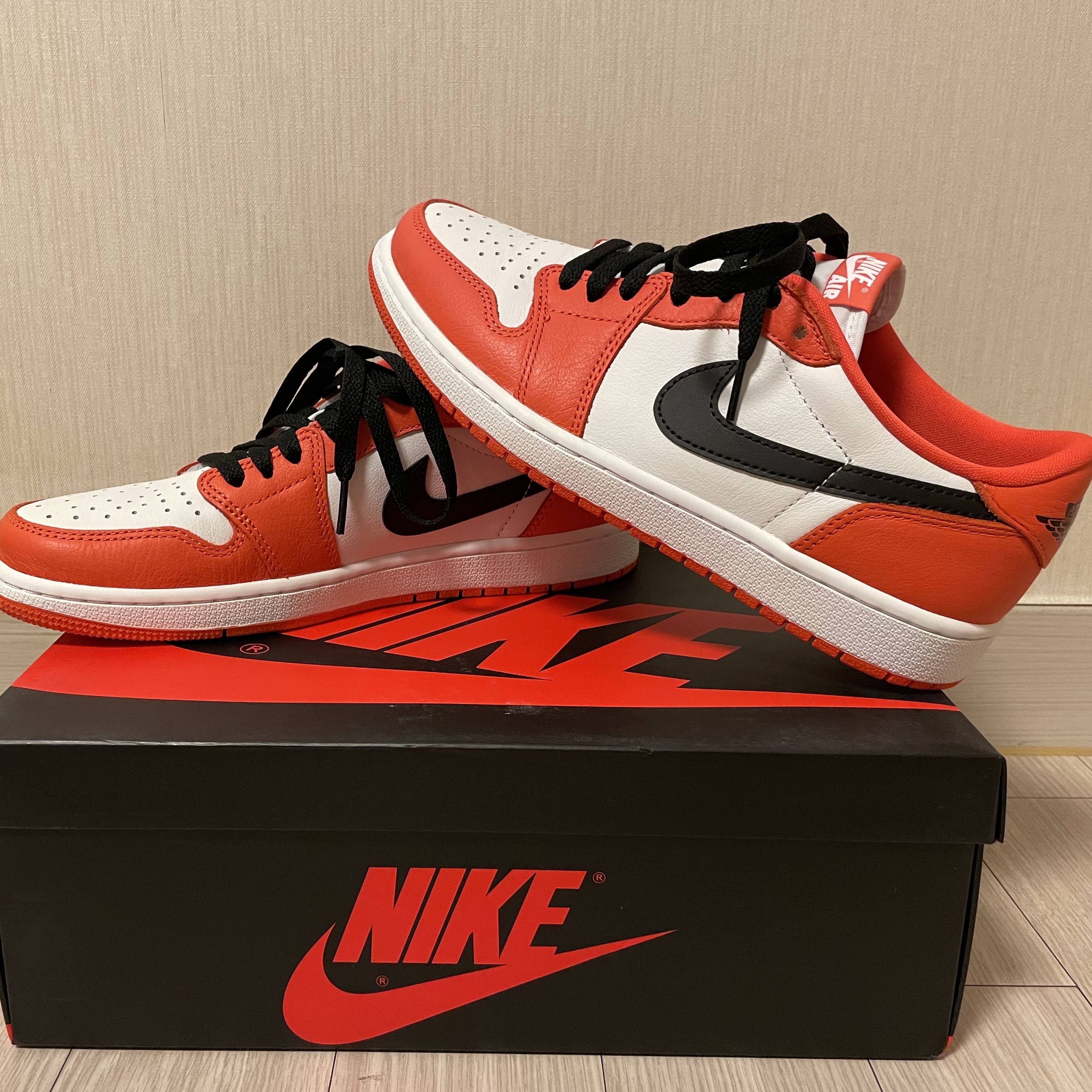 Jordan 1 Low OG Starfish, New Balance 992 Made in USA Grey - D Standard 착용 스타일 - 1