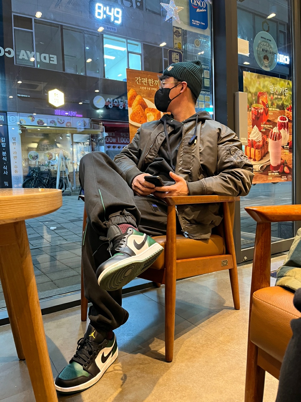 Jordan 1 Low Green Toe, Zara x Ader Error Contrast Hooded Sweatshirt Black 착용 스타일