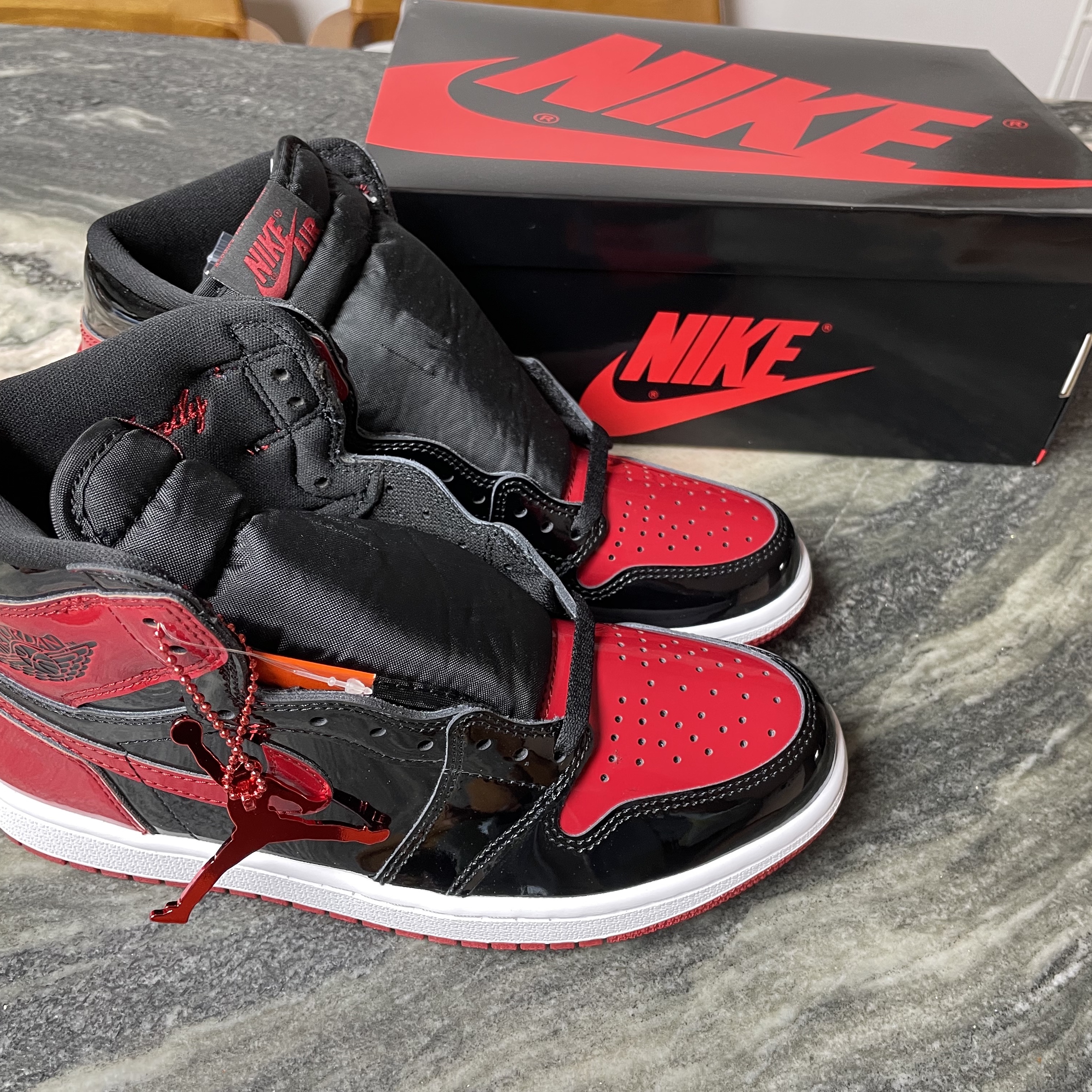 Jordan 1 Retro High OG Patent Bred 착용 스타일