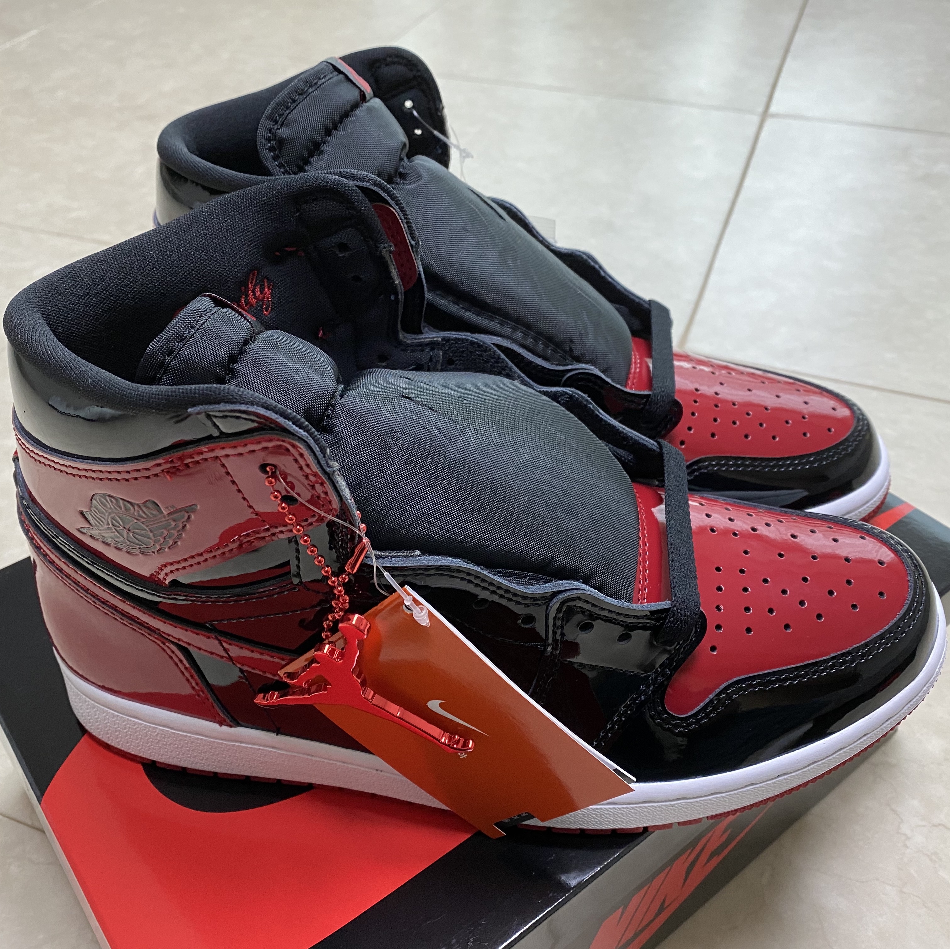 Jordan 1 Retro High OG Patent Bred 착용 스타일