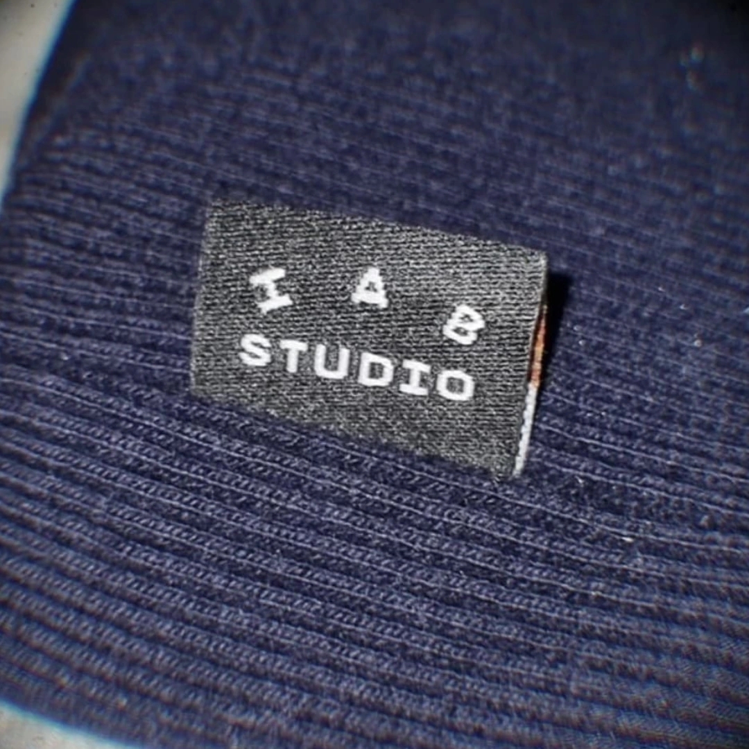 IAB Studio Sweatshirt Oatmeal Navy, IAB Studio Long Sleeve Light Gray 착용 스타일 - 2