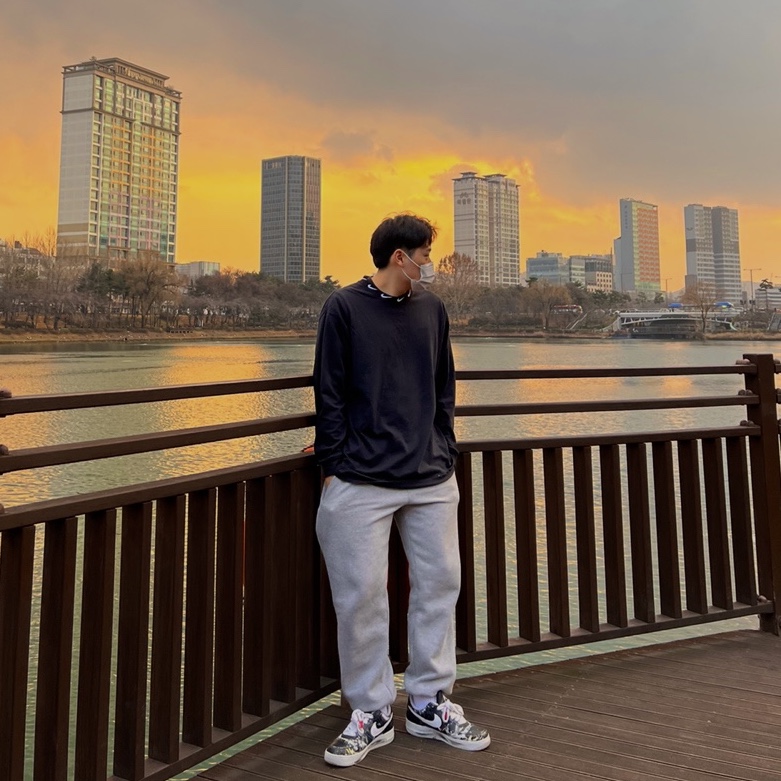 Nike x Stussy NRG BR LS Knit Top, Nike x Peaceminusone Air Force 1 Low Para-Noise 착용 스타일