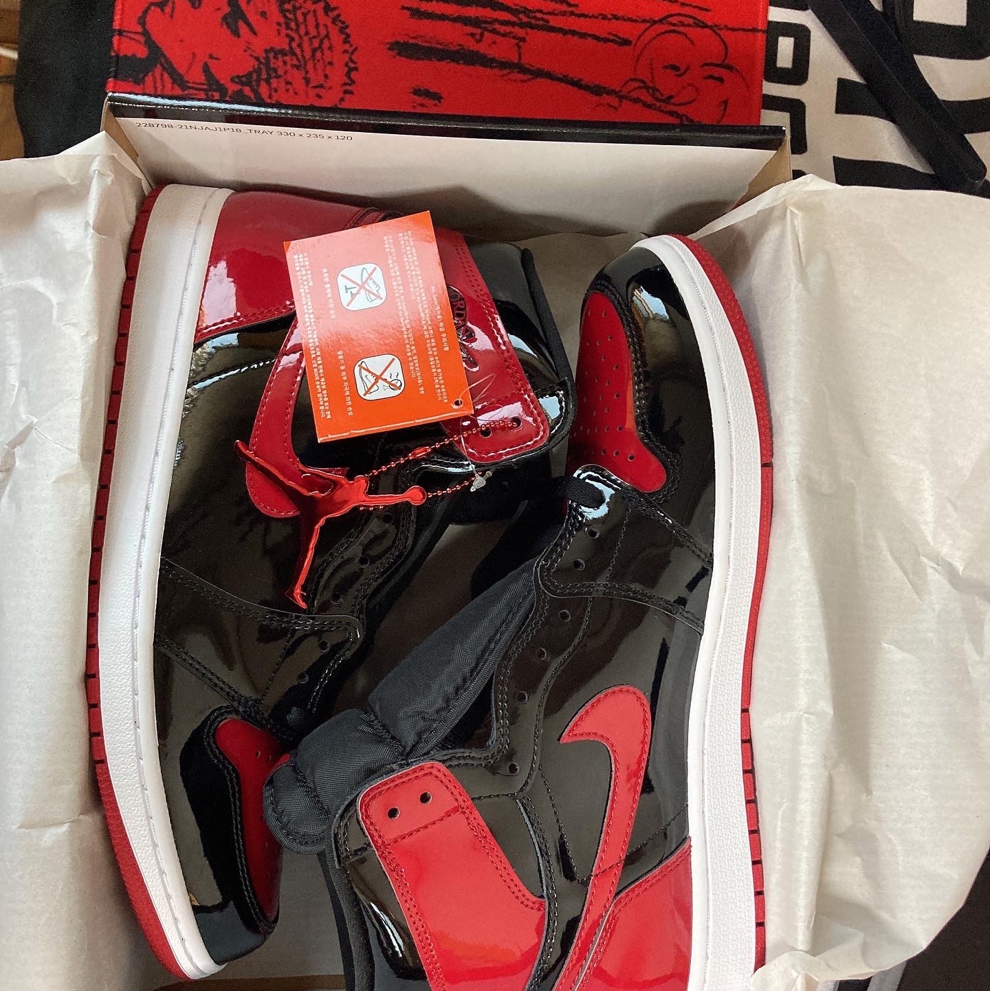 Jordan 1 Retro High OG Pollen, Jordan 1 Retro High OG Patent Bred 착용 스타일 - 2