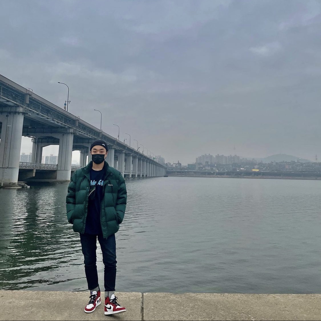 Jordan 1 Retro High Spider-Man Origin Story 착용 스타일 - 1