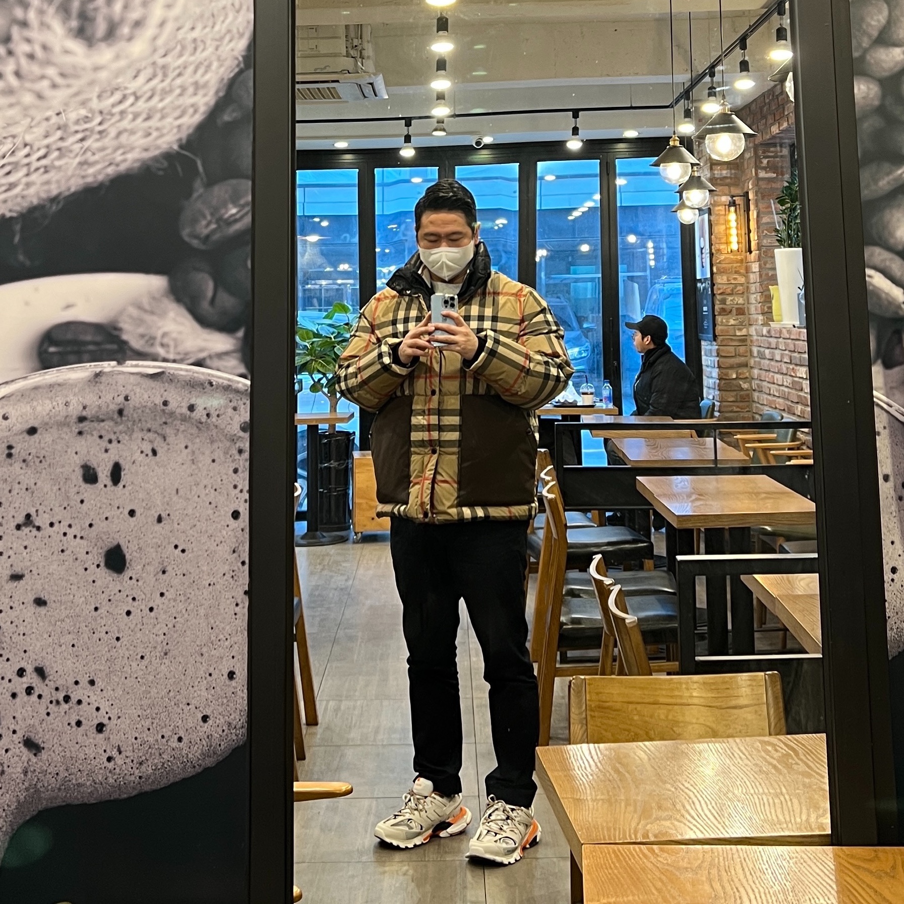 Balenciaga Track Sneakers White Orange 2019 착용 스타일