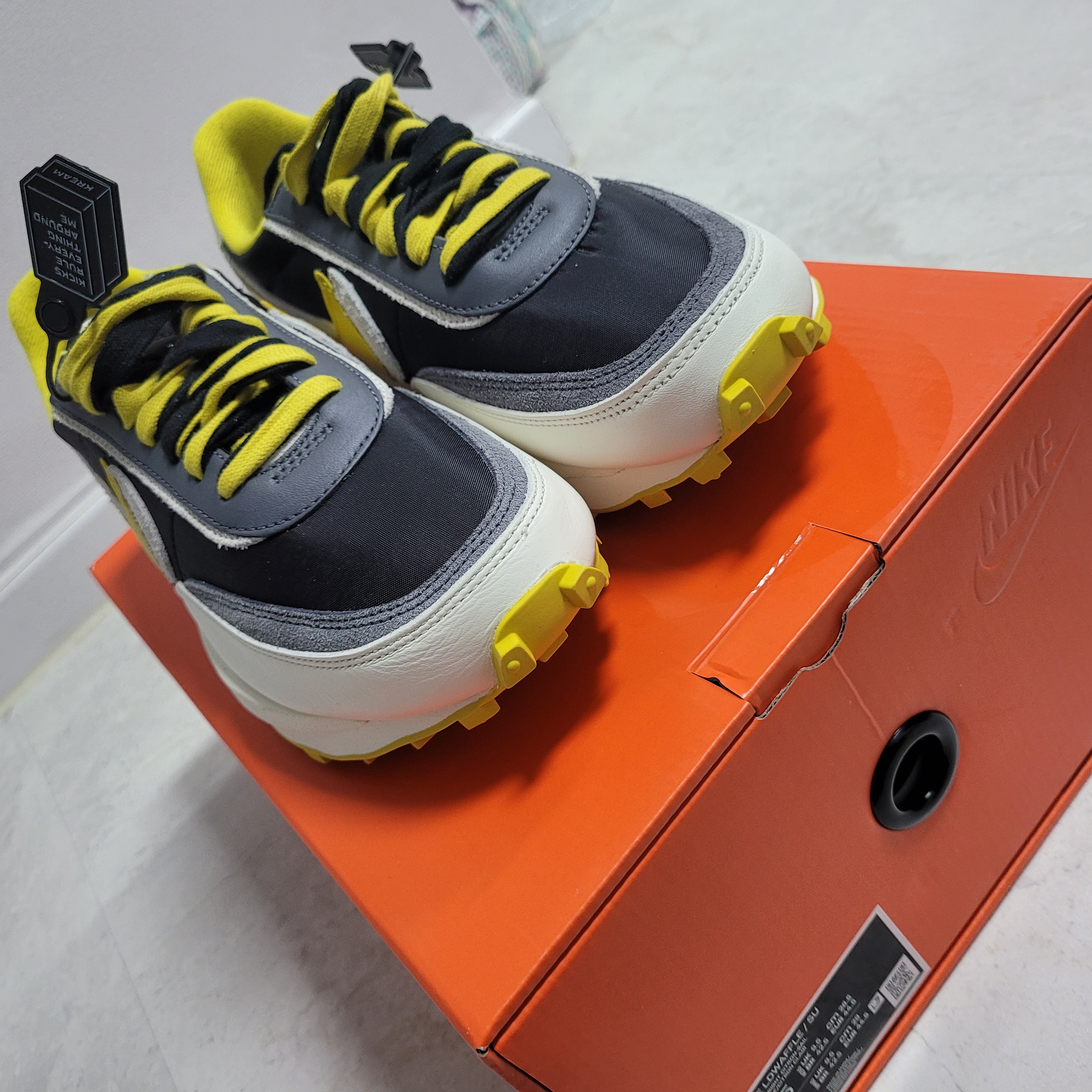 Nike x Sacai x Undercover LDWaffle Black Bright Citron 착용 스타일