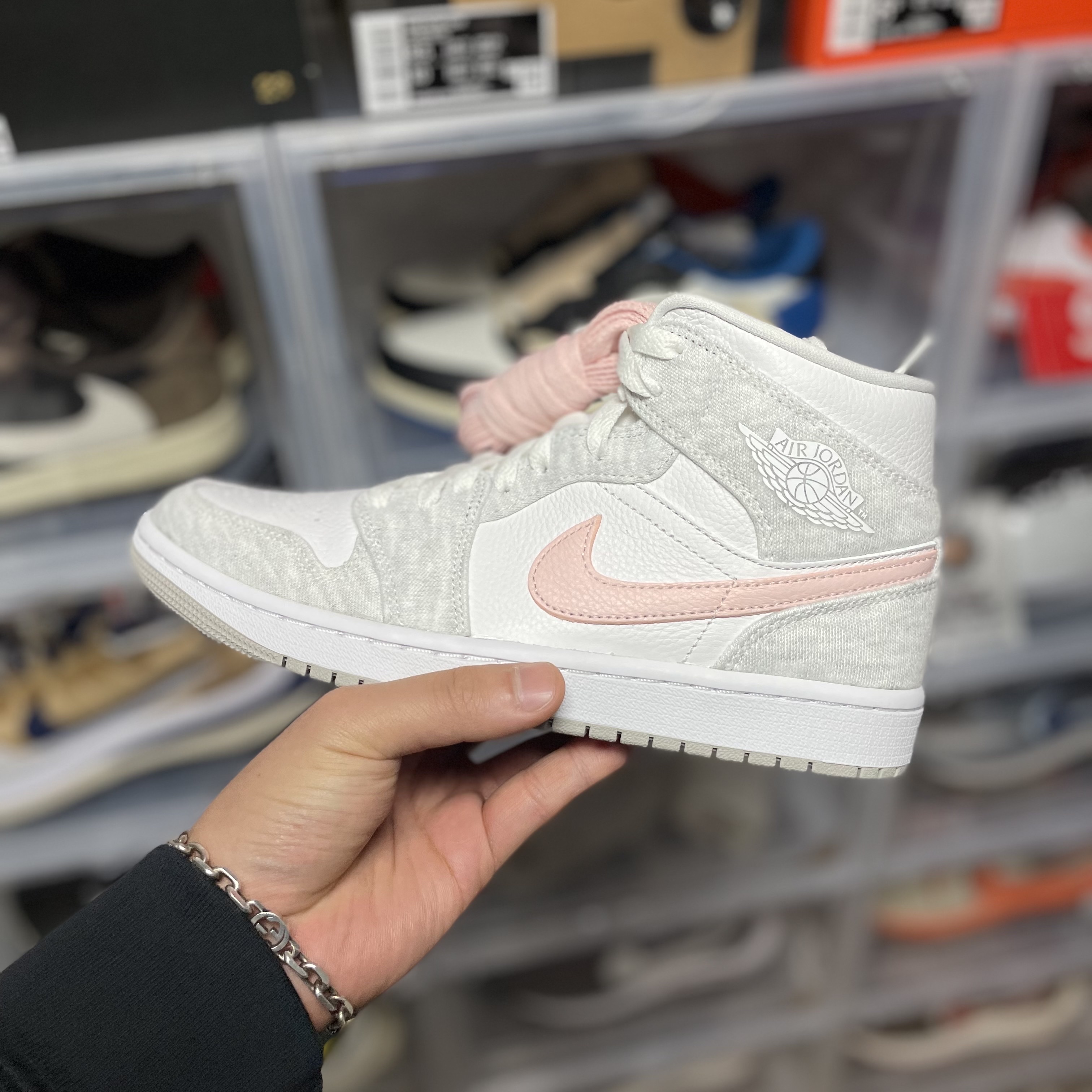 (W) Jordan 1 Mid SE Light Iron Ore 착용 스타일