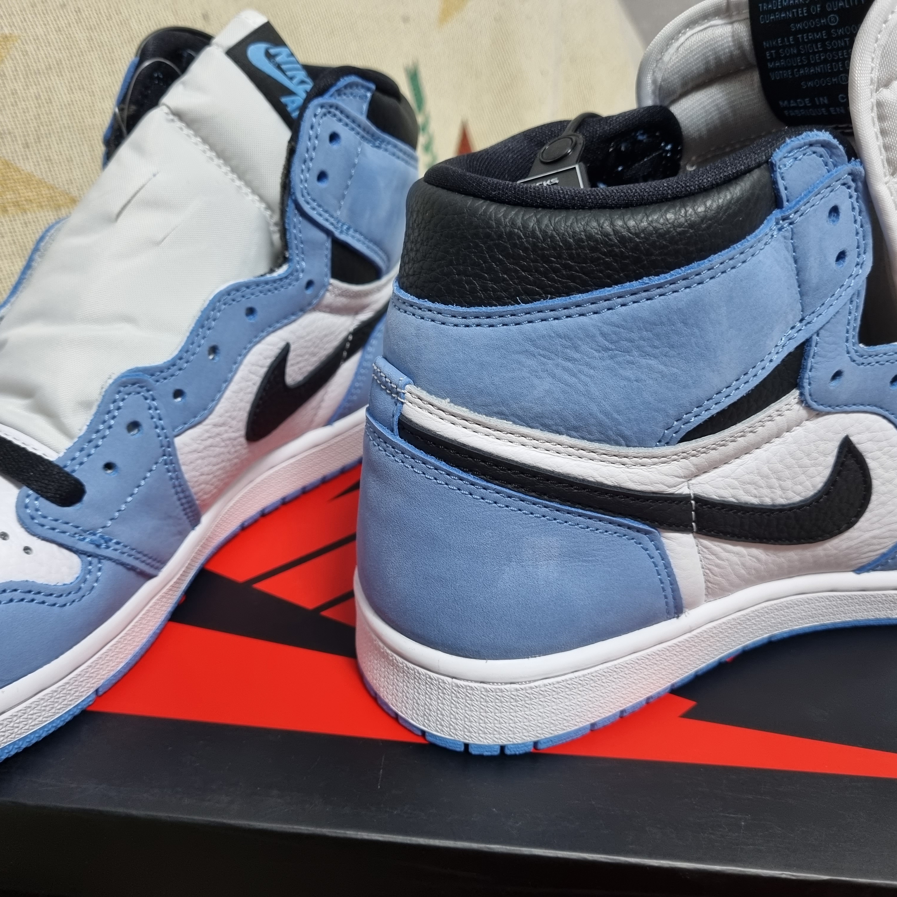 Jordan 1 Retro High OG University Blue 착용 스타일 - 2
