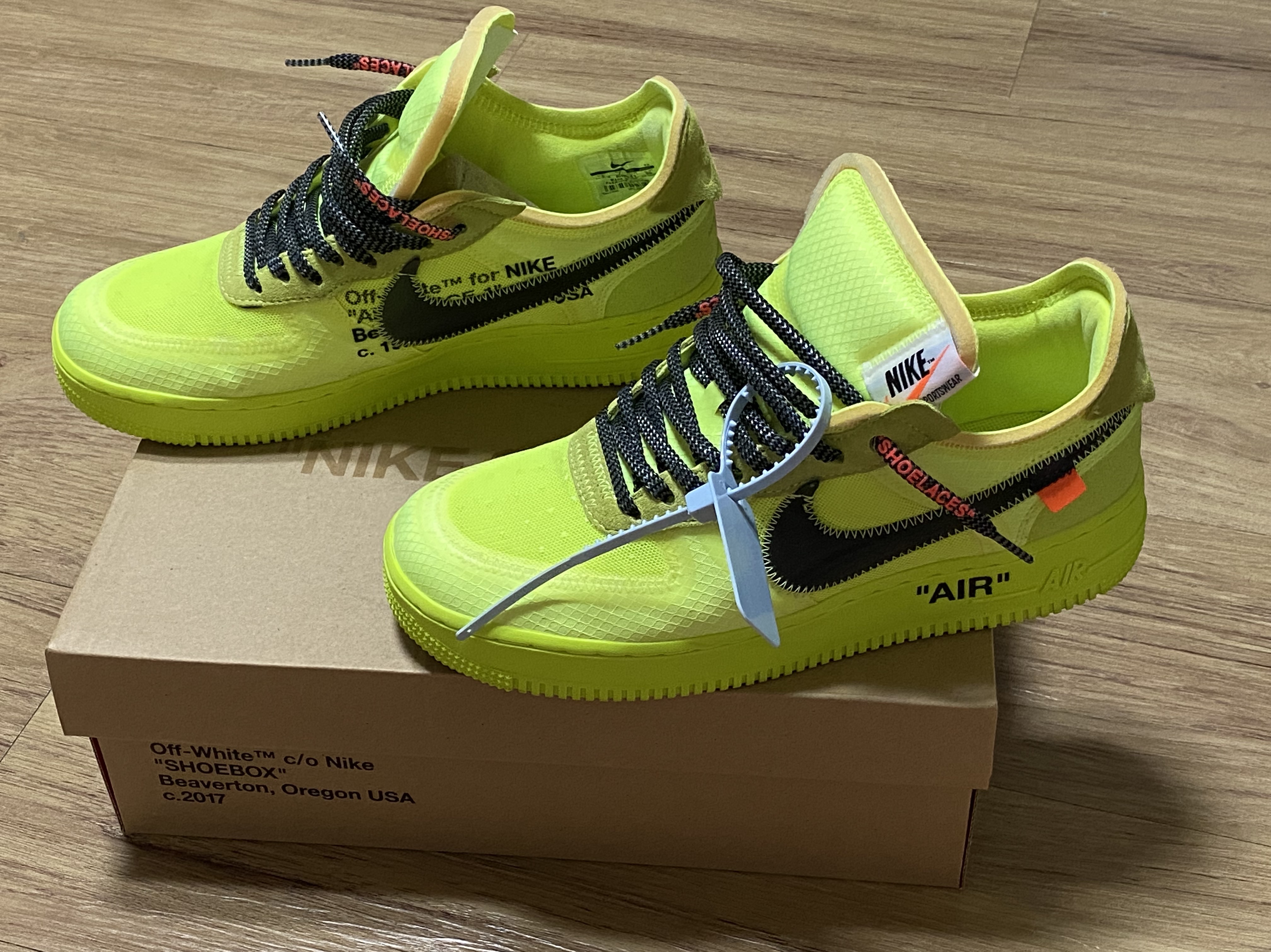 Nike x Off-White Air Force 1 Low Volt 착용 스타일 - 2