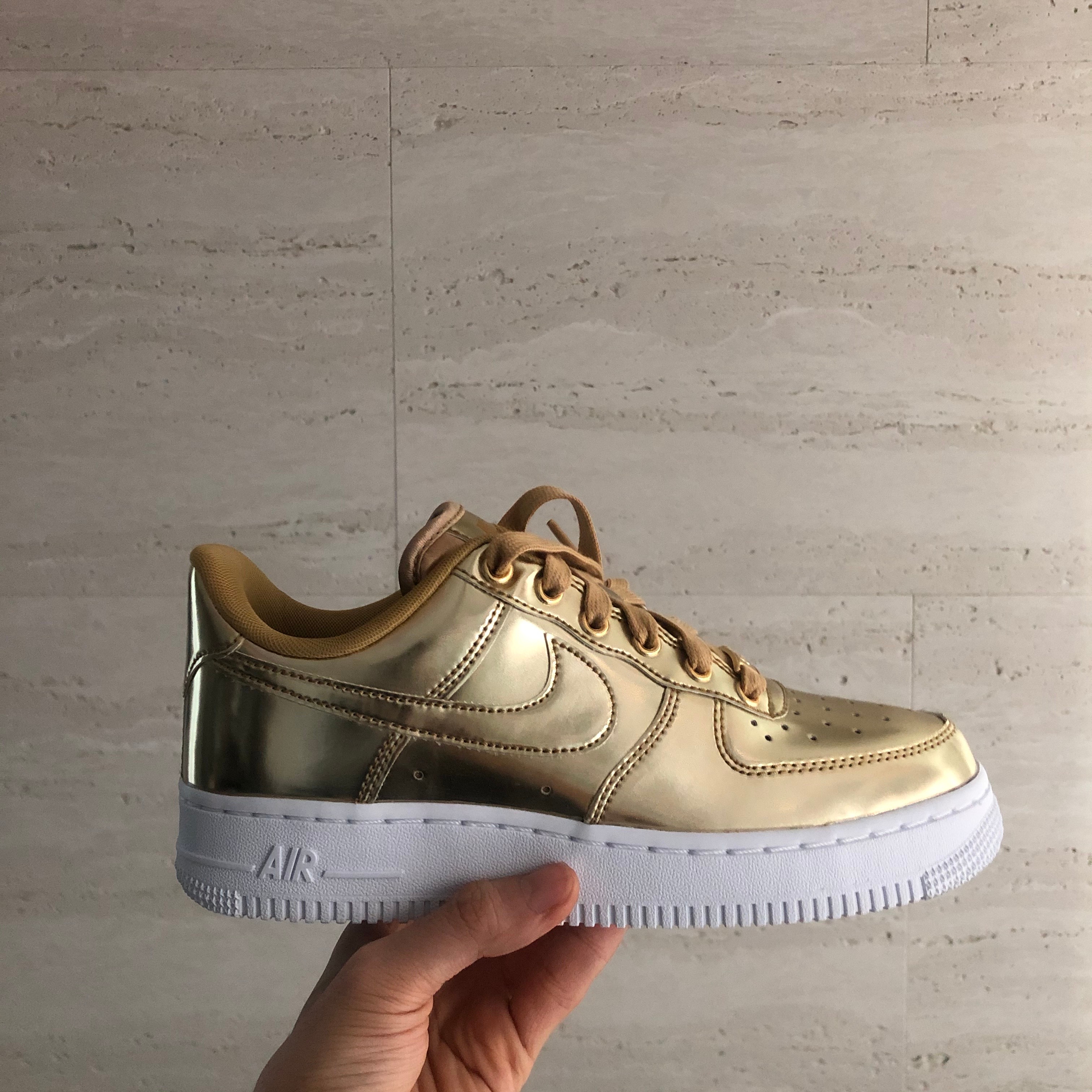 (W) Nike Air Force 1 Low SP Metallic Gold 착용 스타일