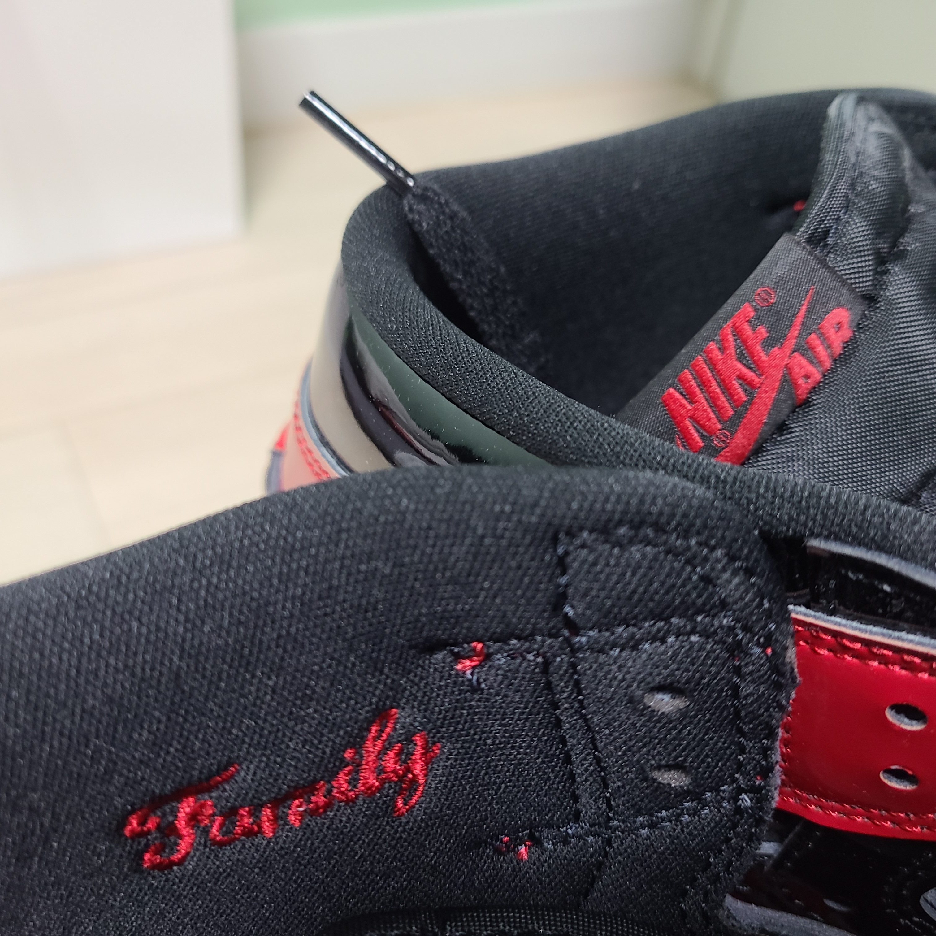 Jordan 1 Retro High OG Patent Bred 착용 스타일 - 4