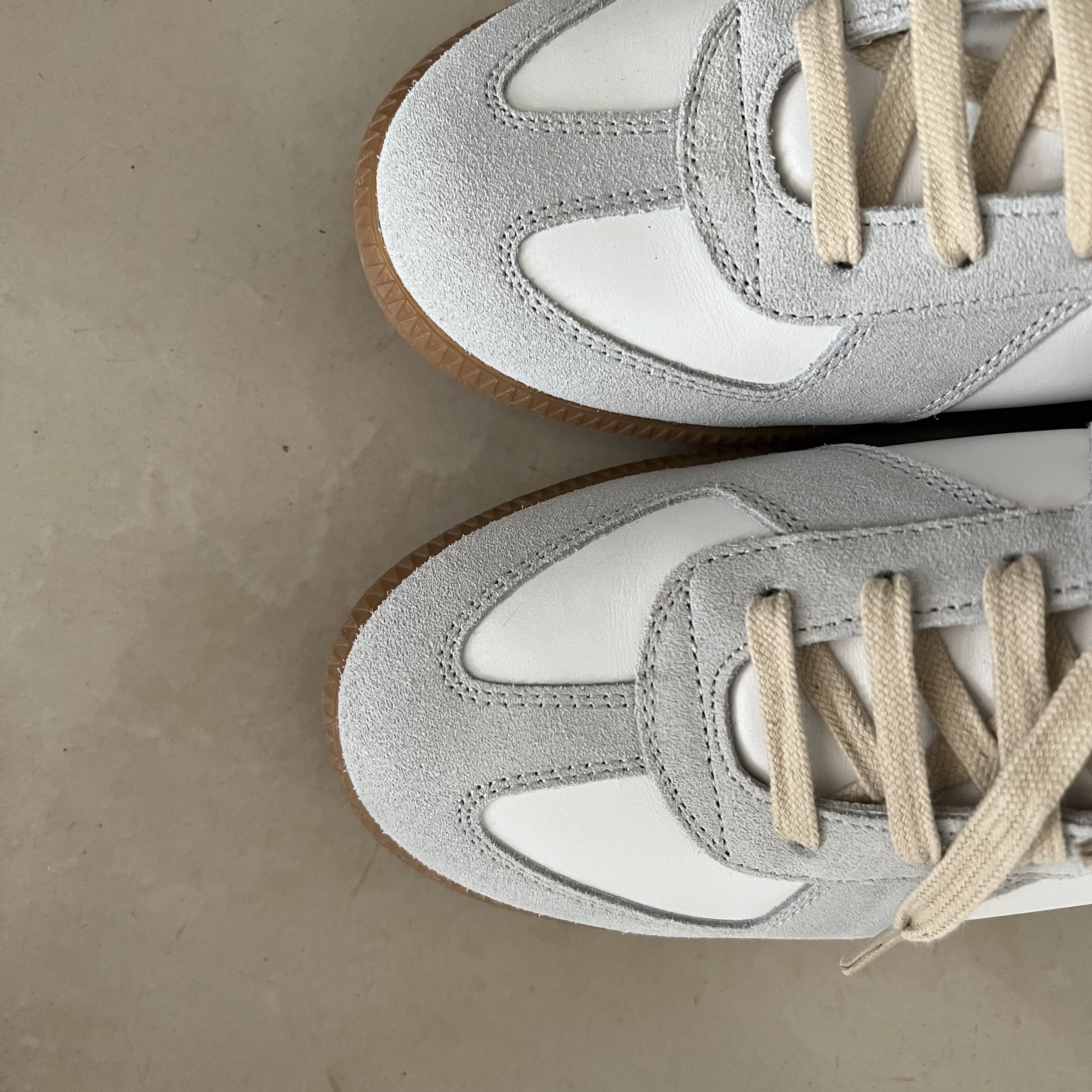 Maison Margiela Calfskin Replica Sneakers 착용 스타일 - 2
