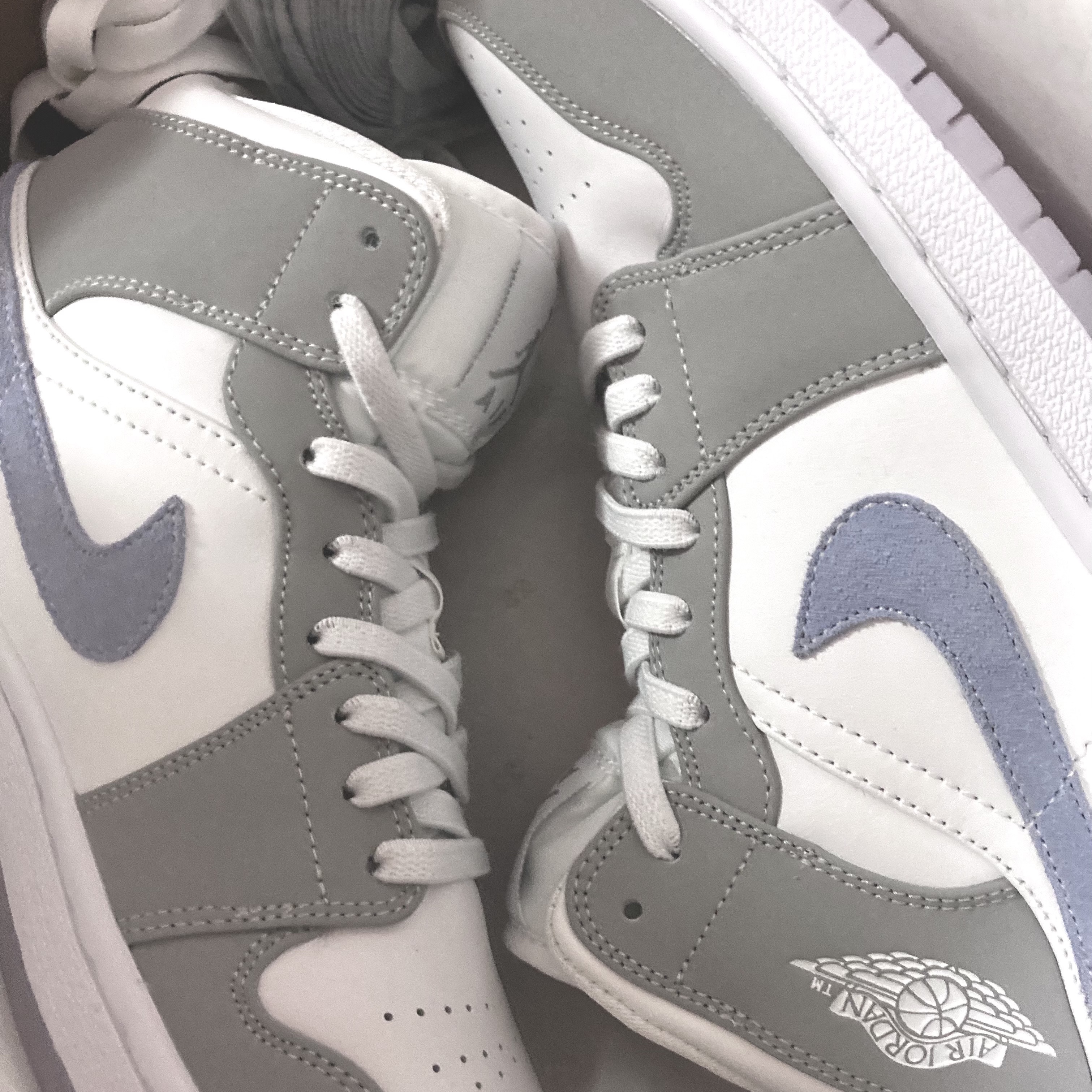 (W) Jordan 1 Mid Wolf Grey 착용 스타일