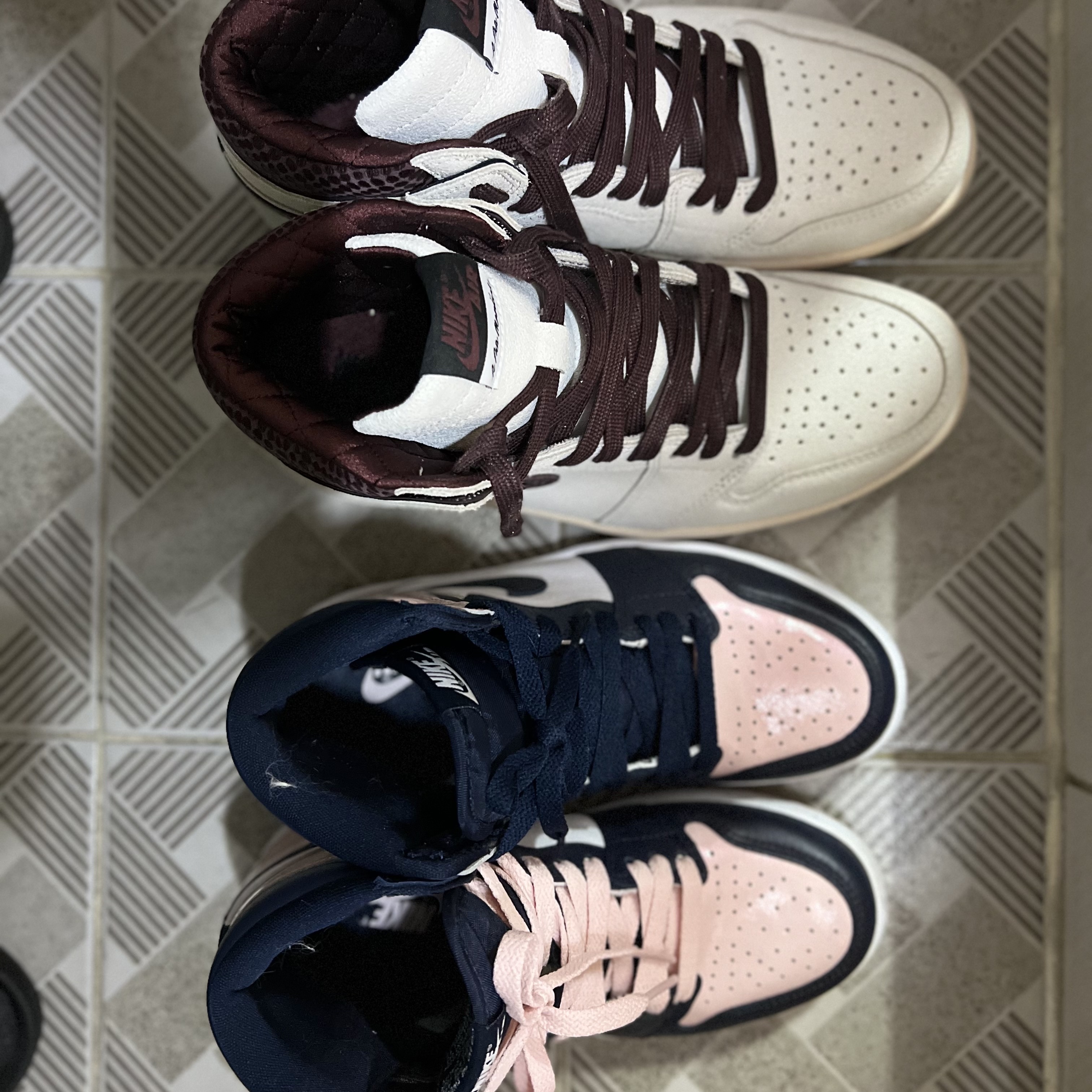 Jordan 1 x A Ma Maniere Retro High OG SP Sail and Burgundy 착용 스타일 - 5