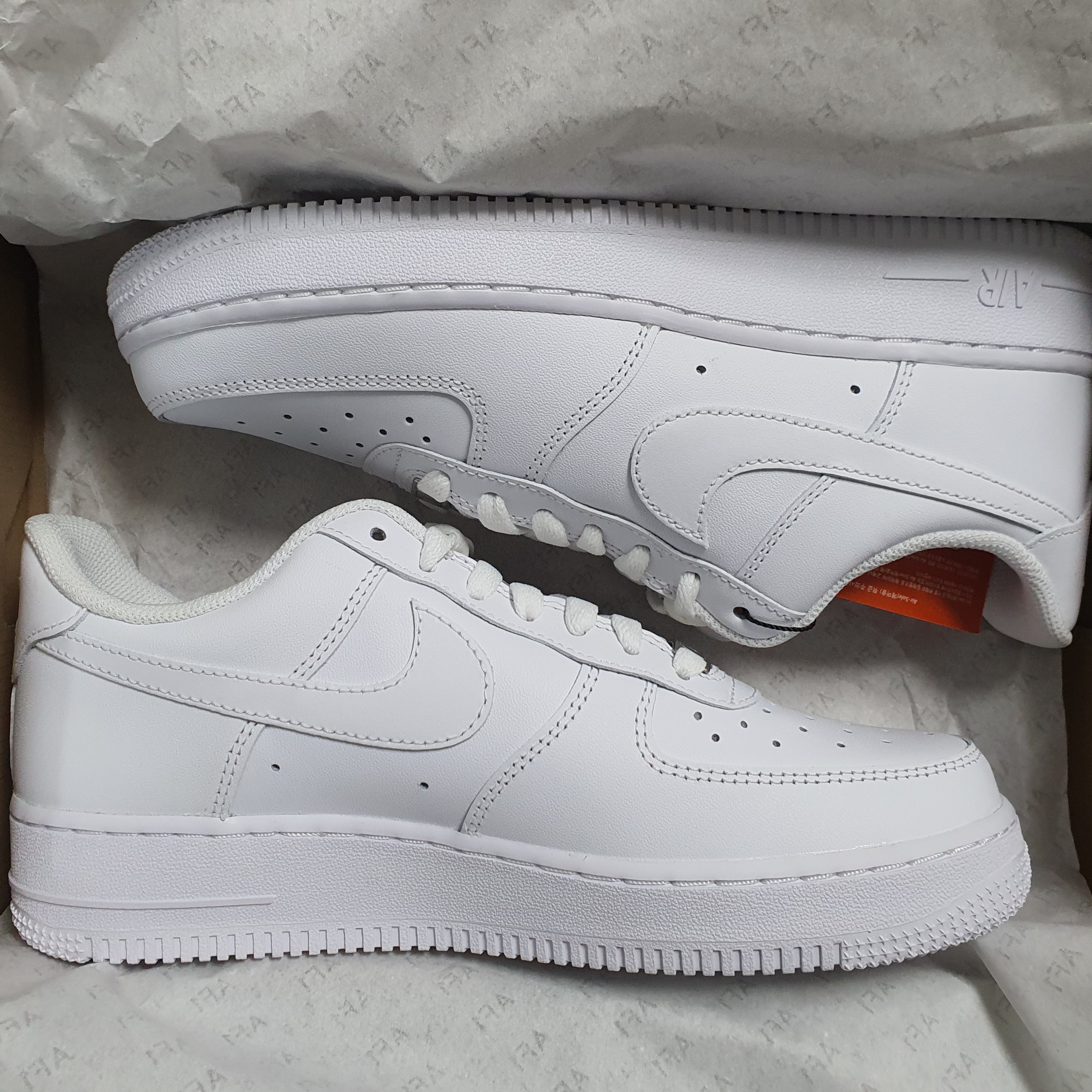 Nike Air Force 1 '07 Low White 착용 스타일