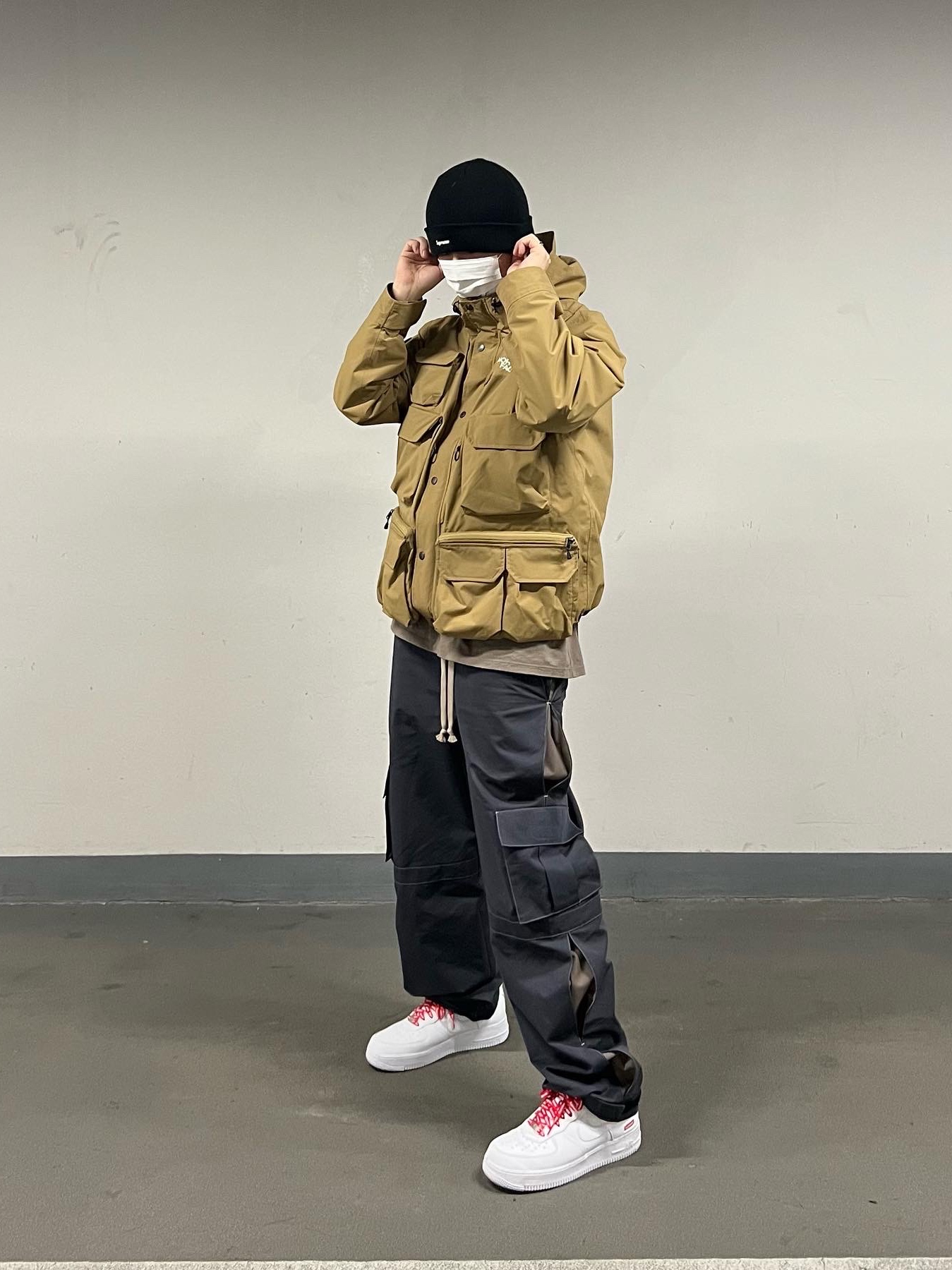 Supreme x The North Face Cargo Jacket Gold - 20SS, Nike x Supreme Air Force 1 Low White 착용 스타일 - 1
