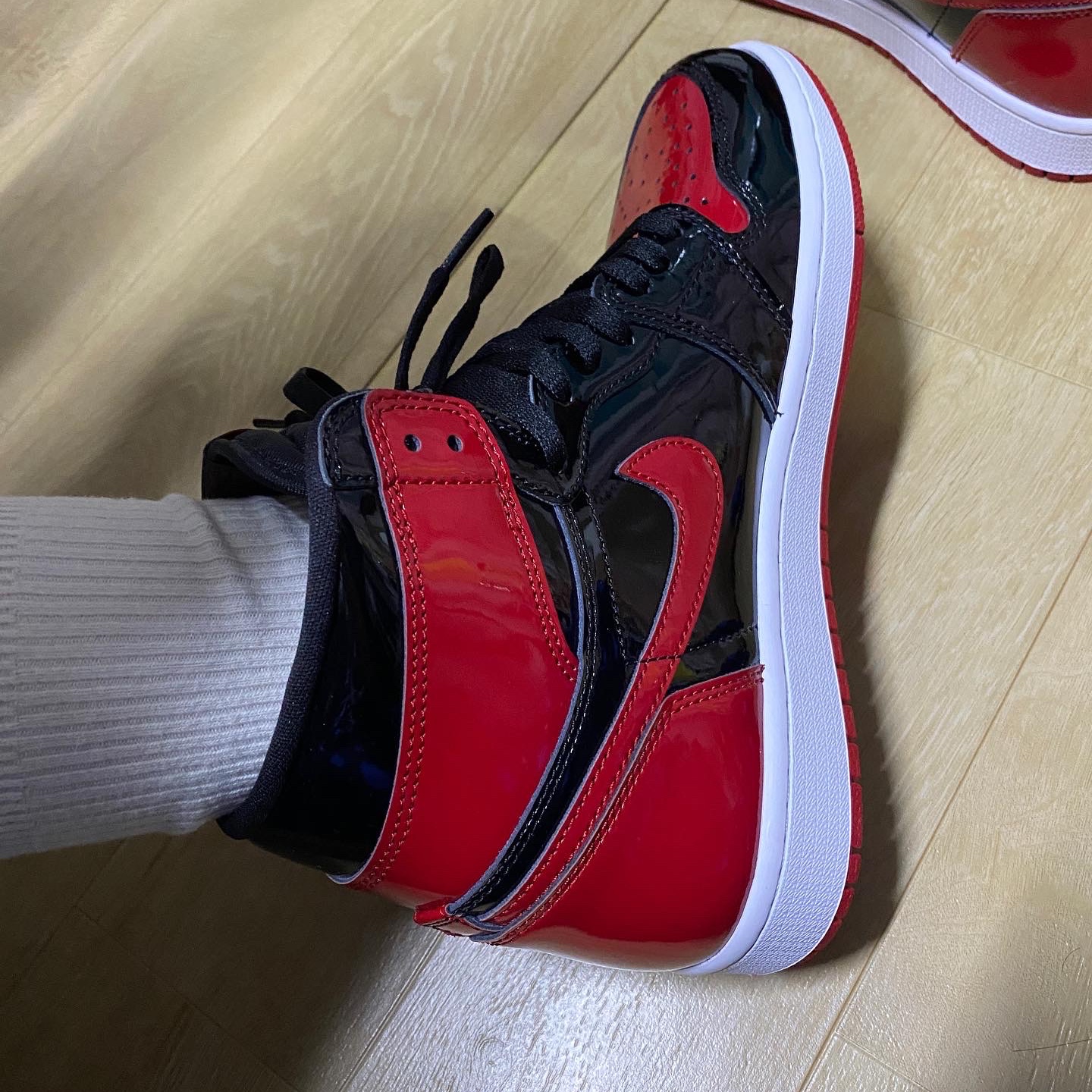 Jordan 1 Retro High OG Patent Bred 착용 스타일 - 1