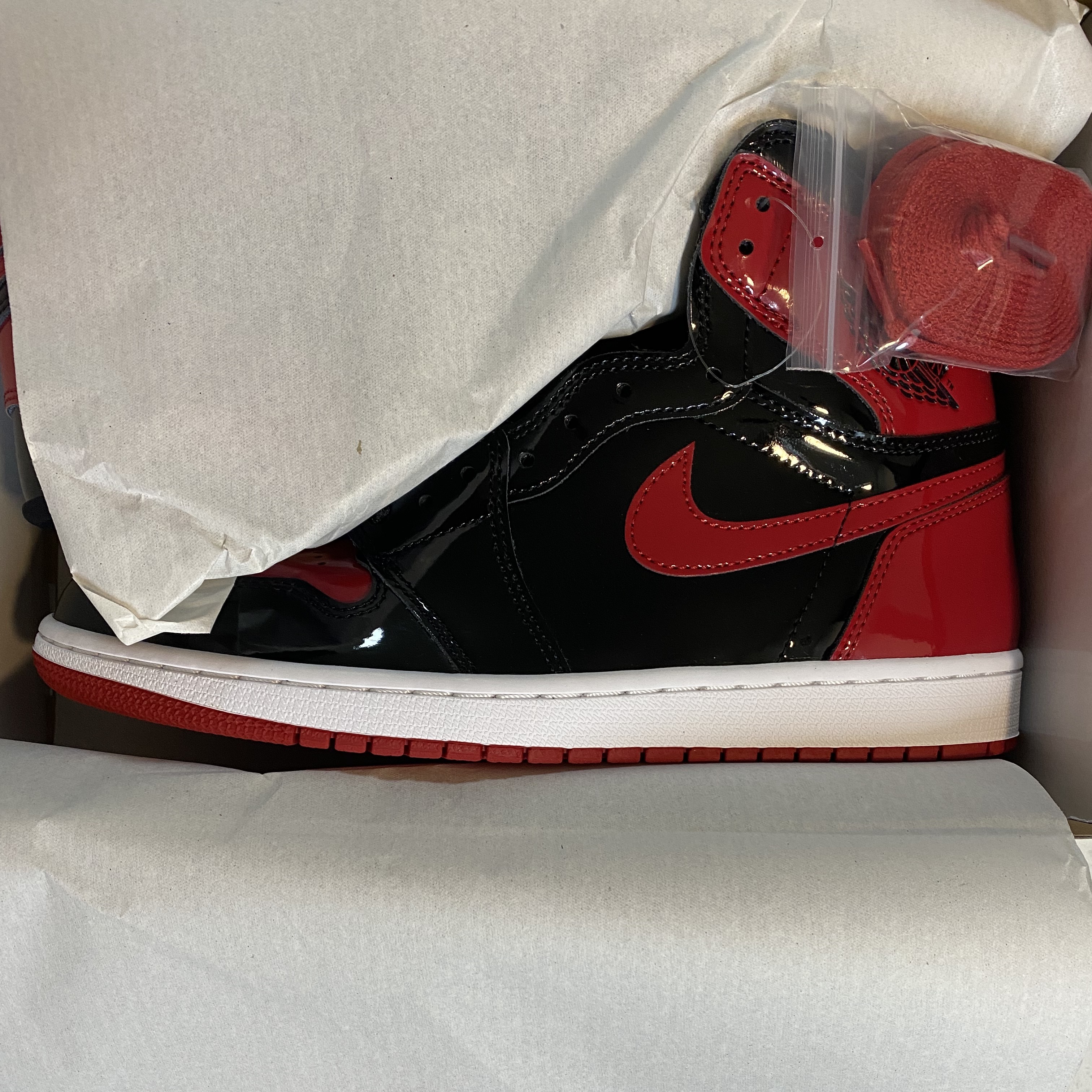Jordan 1 Retro High OG Patent Bred 착용 스타일