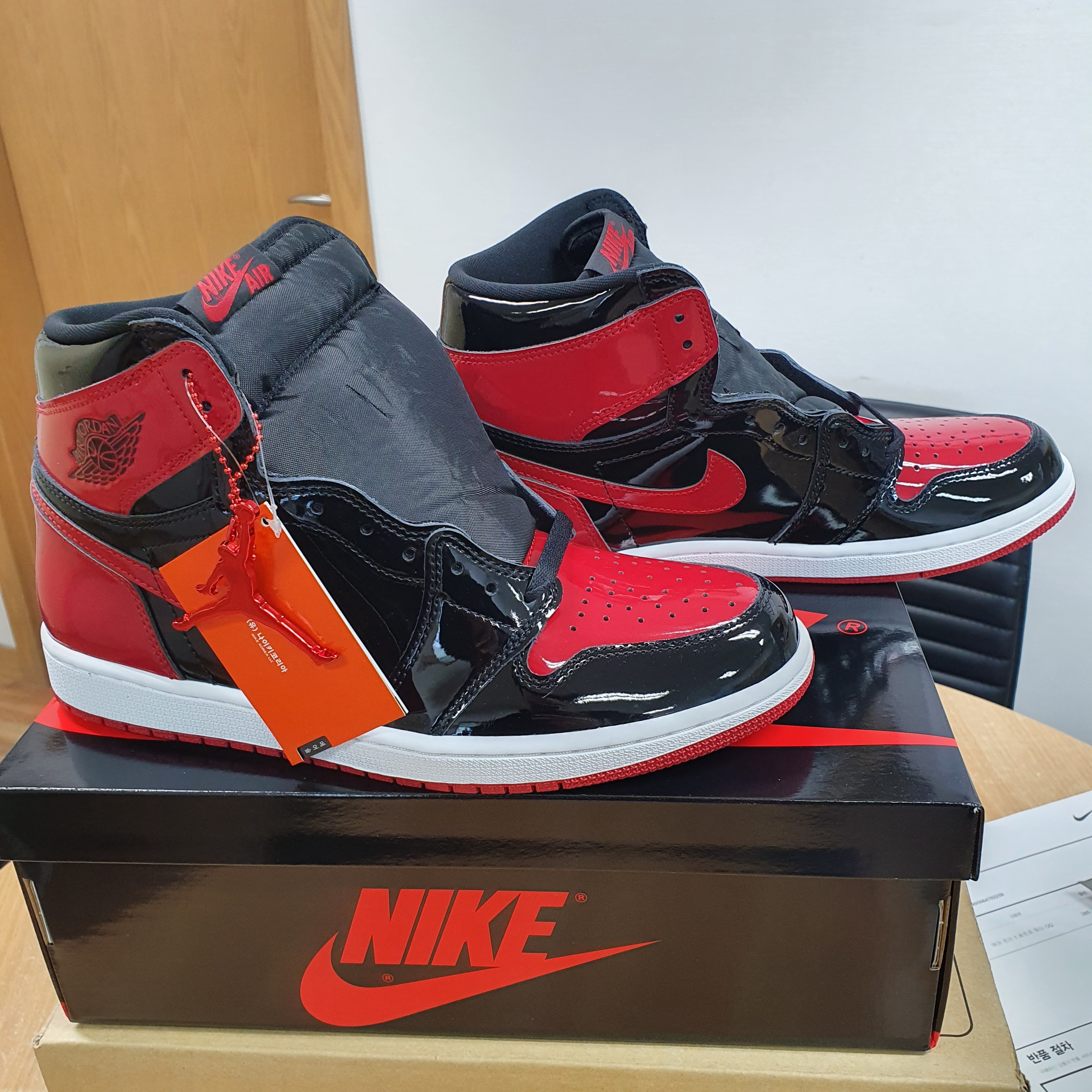 Jordan 1 Retro High OG Patent Bred 착용 스타일 - 2