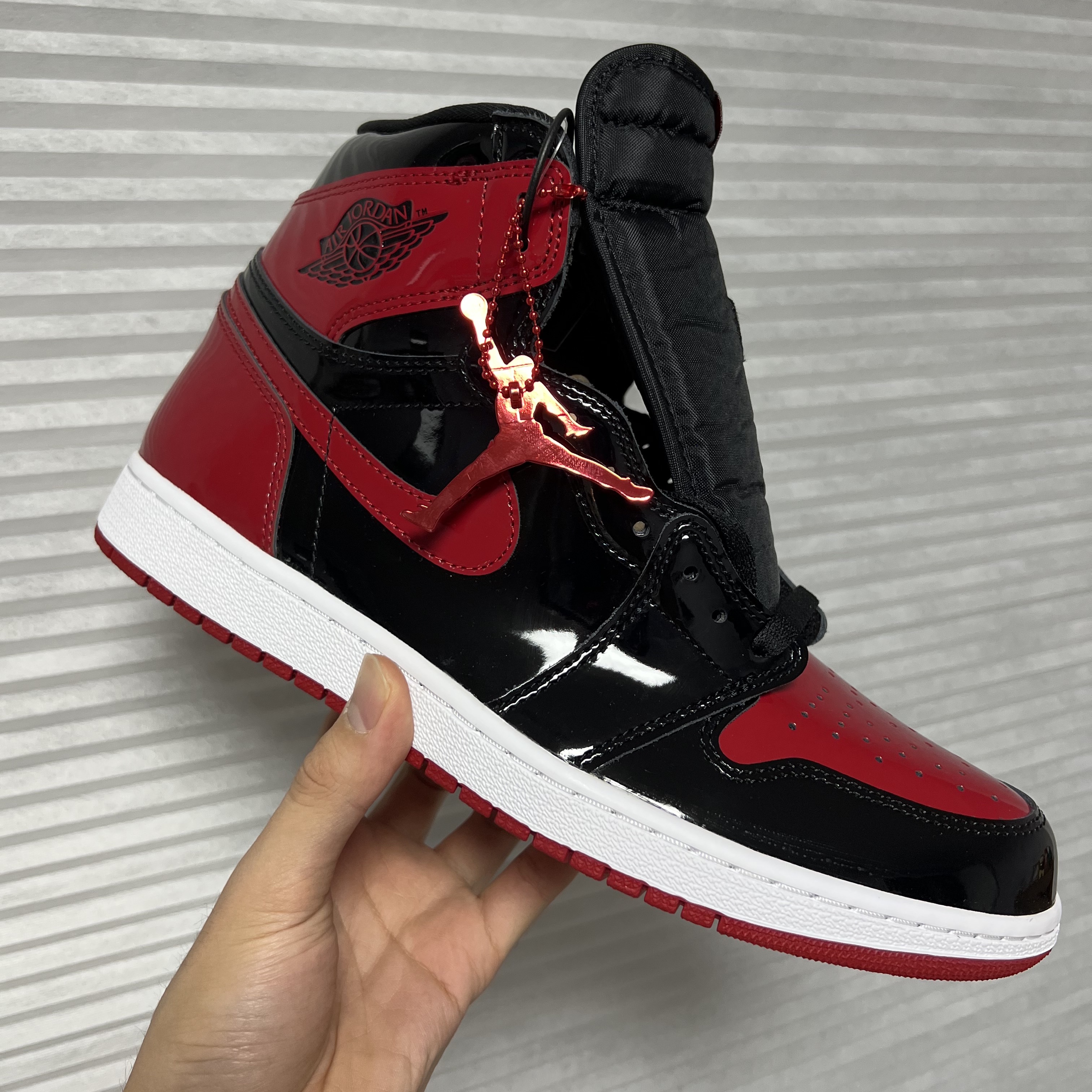Jordan 1 Retro High OG Patent Bred 착용 스타일
