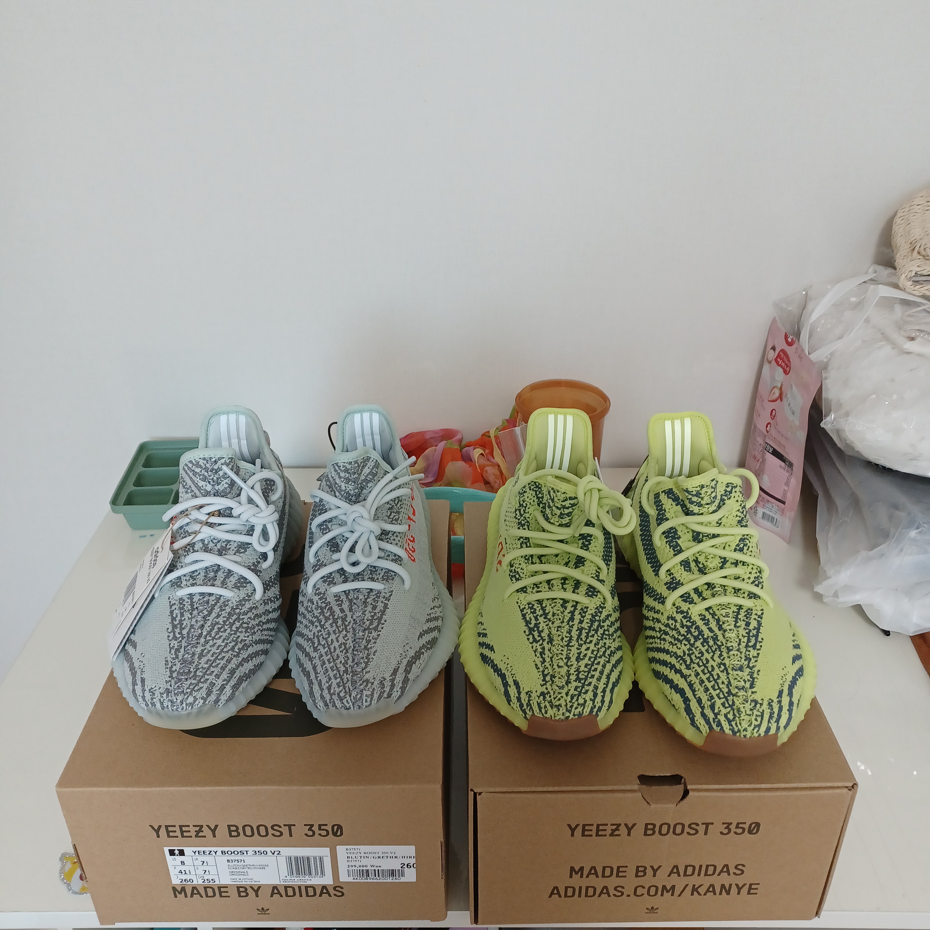 Adidas Yeezy Boost 350 V2 Blue Tint 2017, Adidas Yeezy Boost 350 V2 Semi Frozen Yellow 착용 스타일 - 5