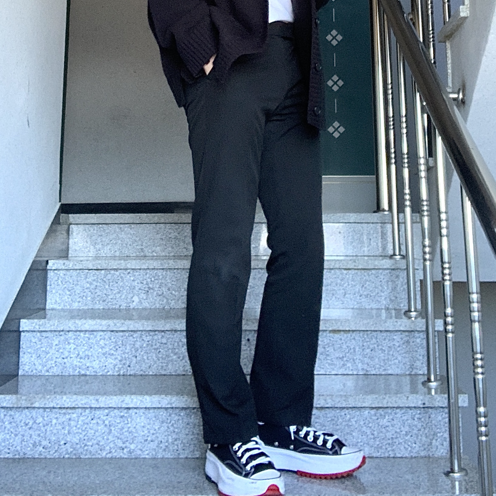 Converse x Keith Haring Run Star Hike Hi Black Red 착용 스타일 - 1