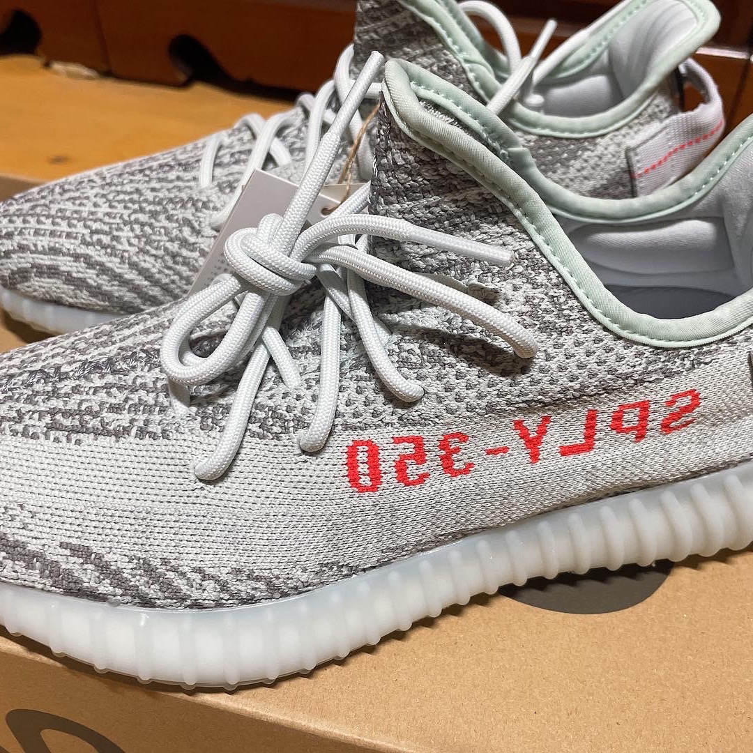 Adidas Yeezy Boost 350 V2 Blue Tint 2017 착용 스타일 - 2