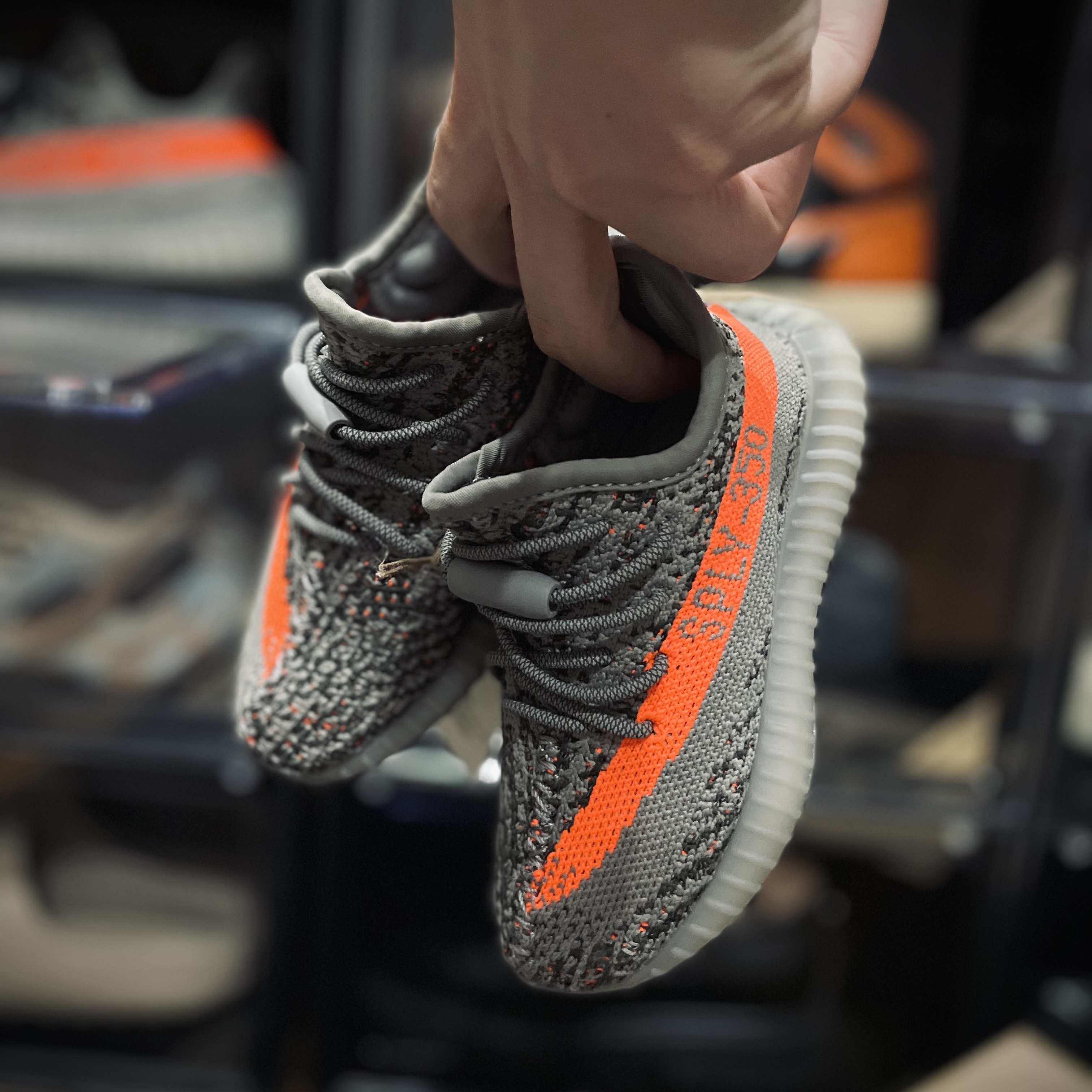(Infant) Adidas Yeezy Boost 350 V2 Beluga - Reflective 착용 스타일