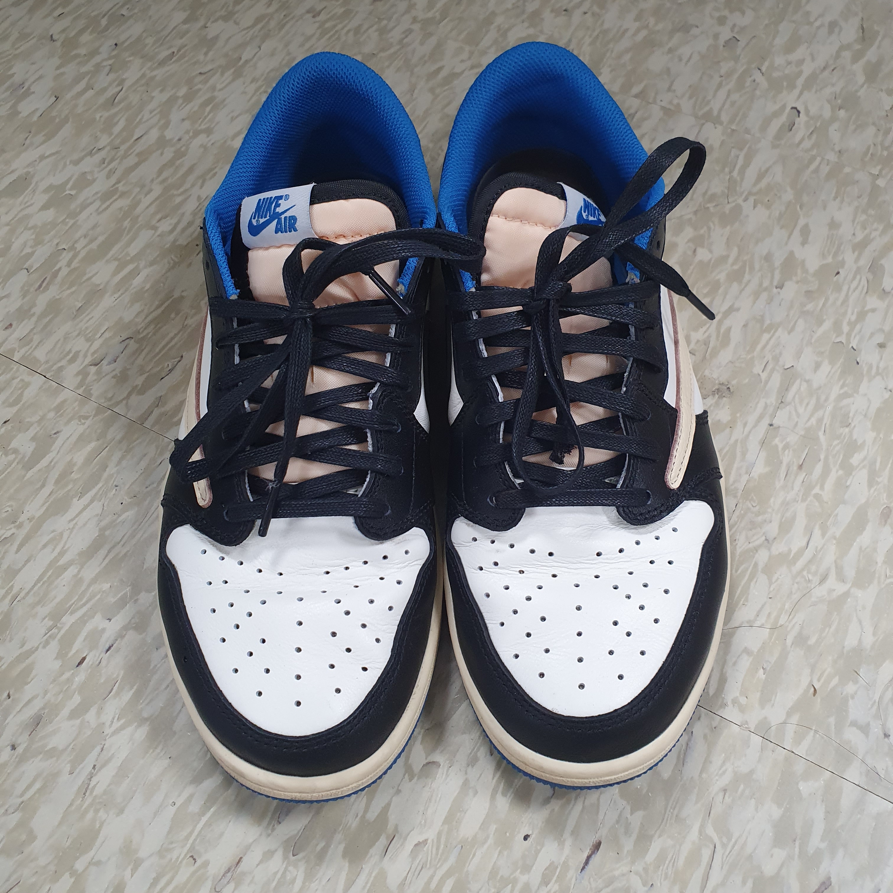 Jordan 1 x Travis Scott x Fragment Retro Low OG SP Military Blue 착용 스타일 - 2