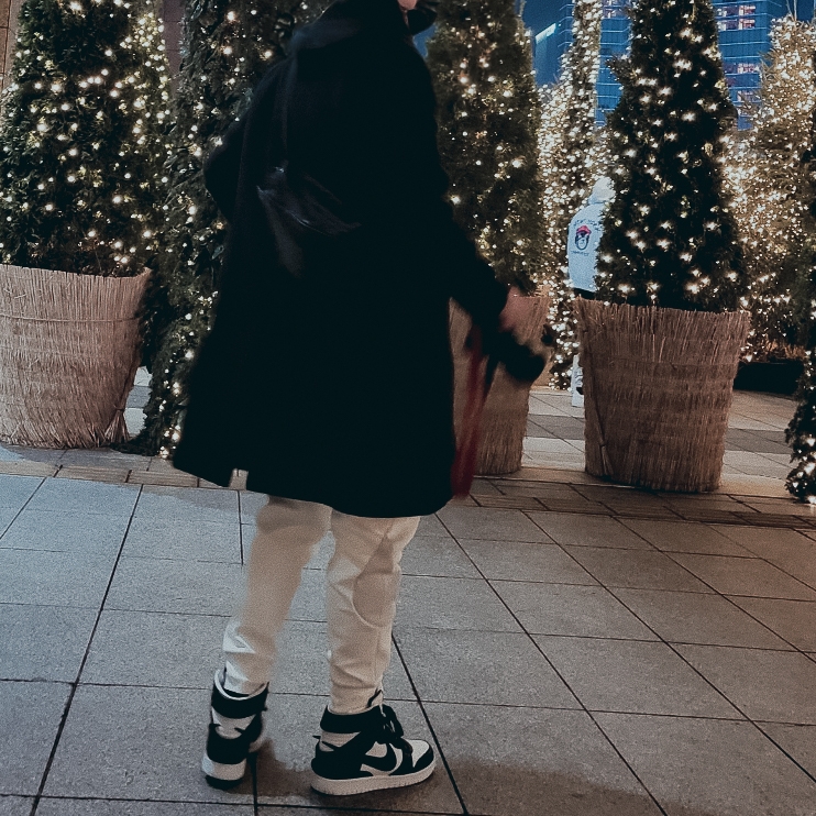 Nike x Ambush Dunk High Black, Yeezy Gap Hoodie Black 착용 스타일 - 2