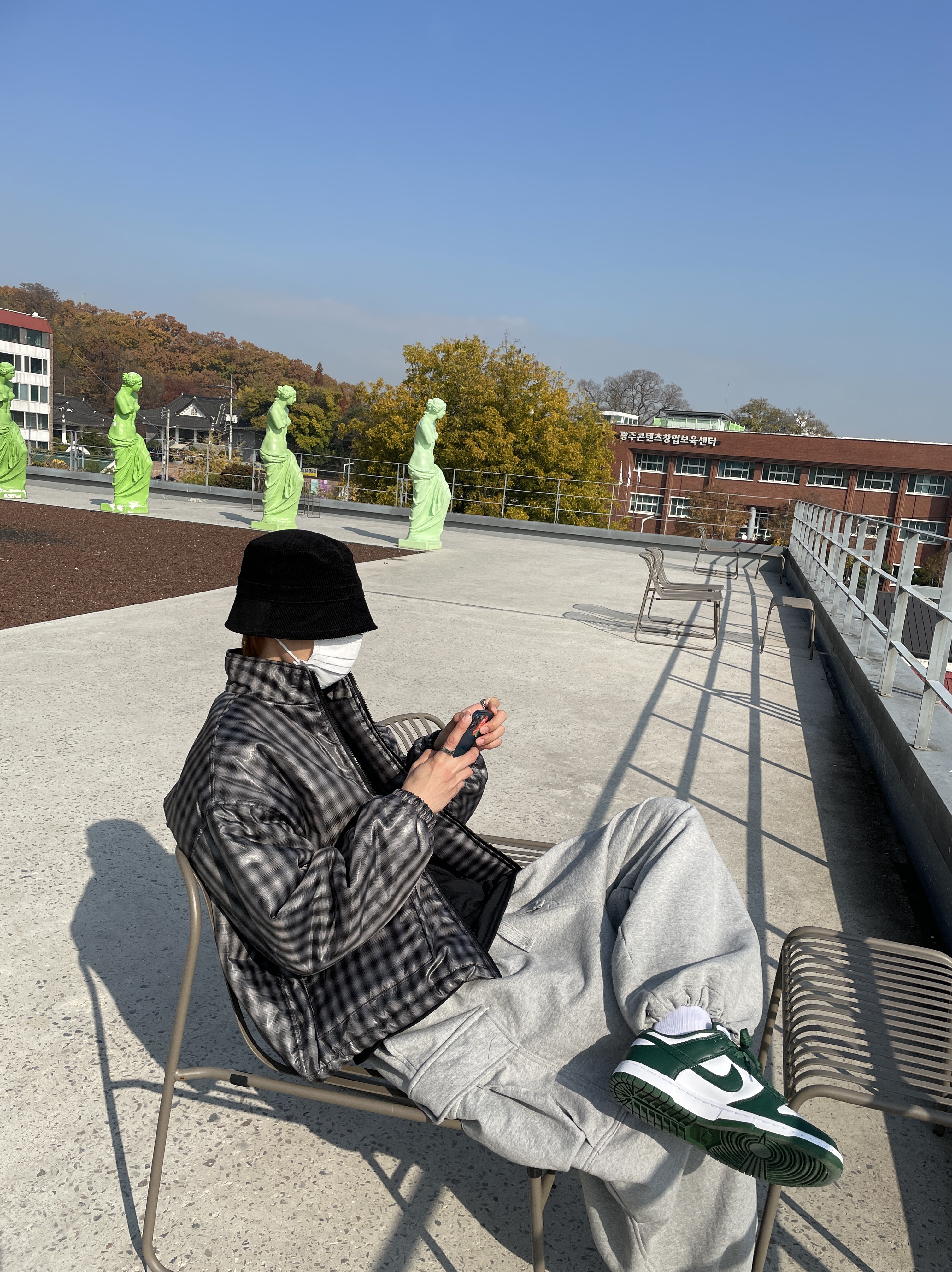 Nike Dunk Low Retro Varsity Green 착용 스타일