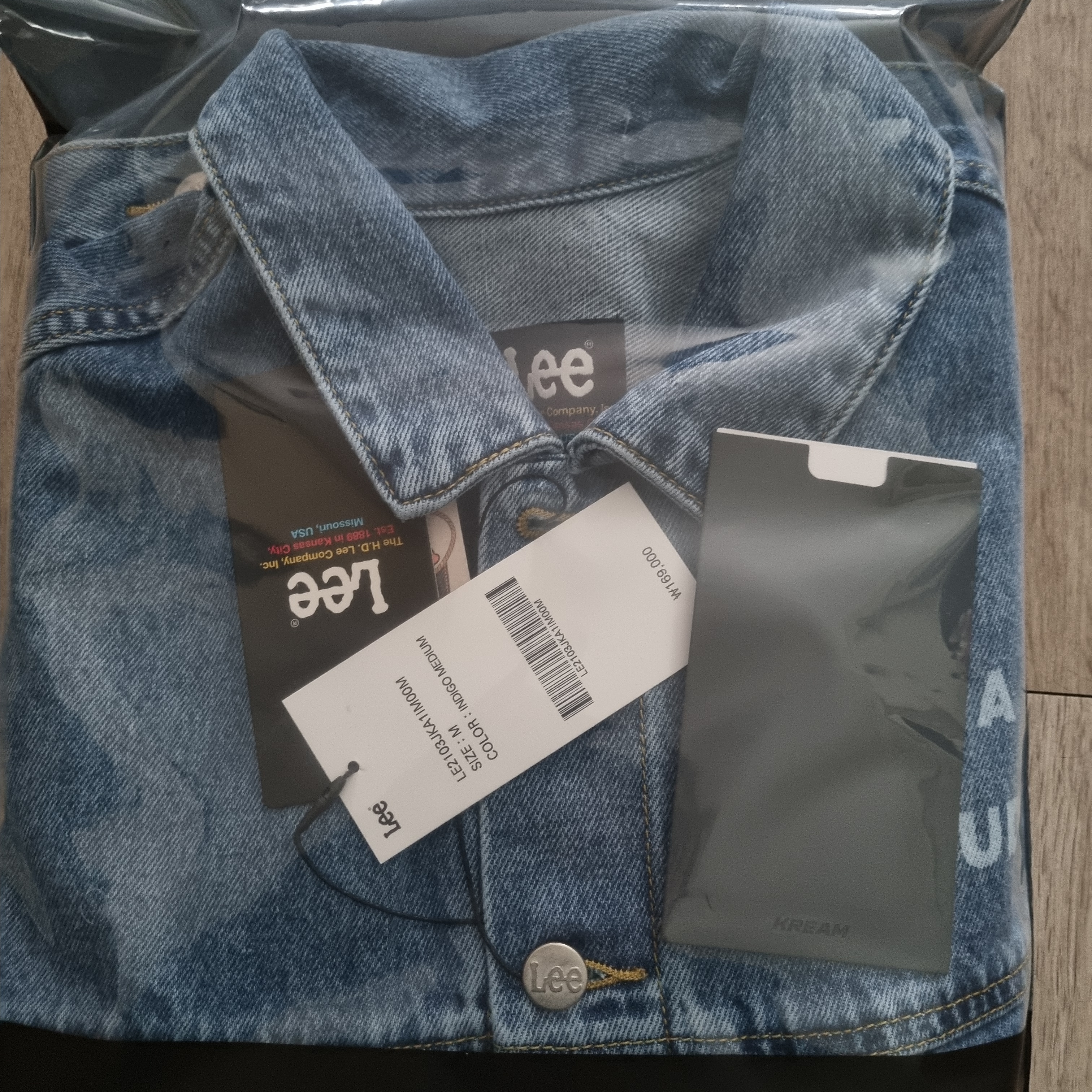 IAB Studio x Lee Denim Jacket Indigo Indigo Medium 착용 스타일