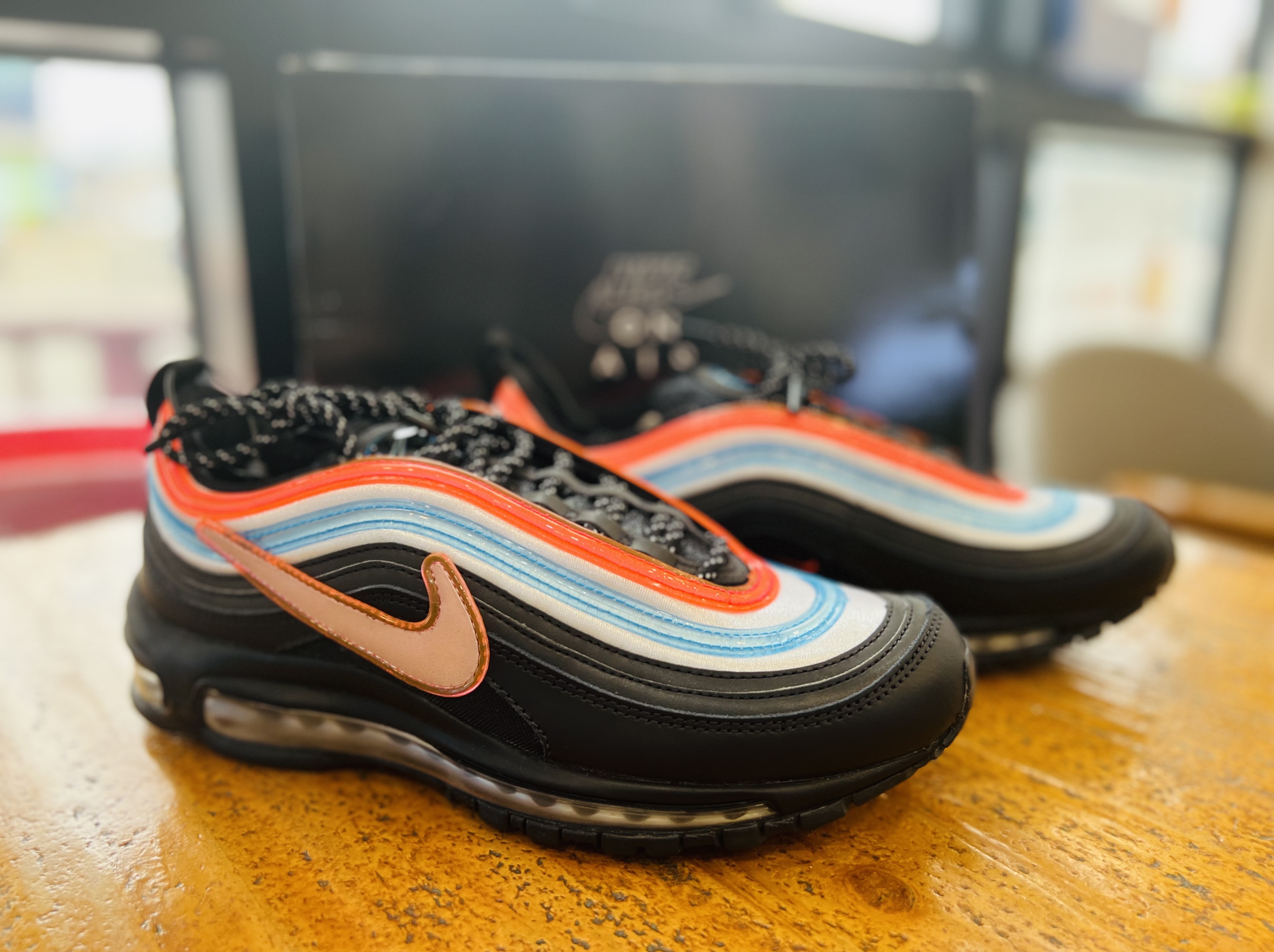 Nike Air Max 97 Neon Seoul 착용 스타일 - 5