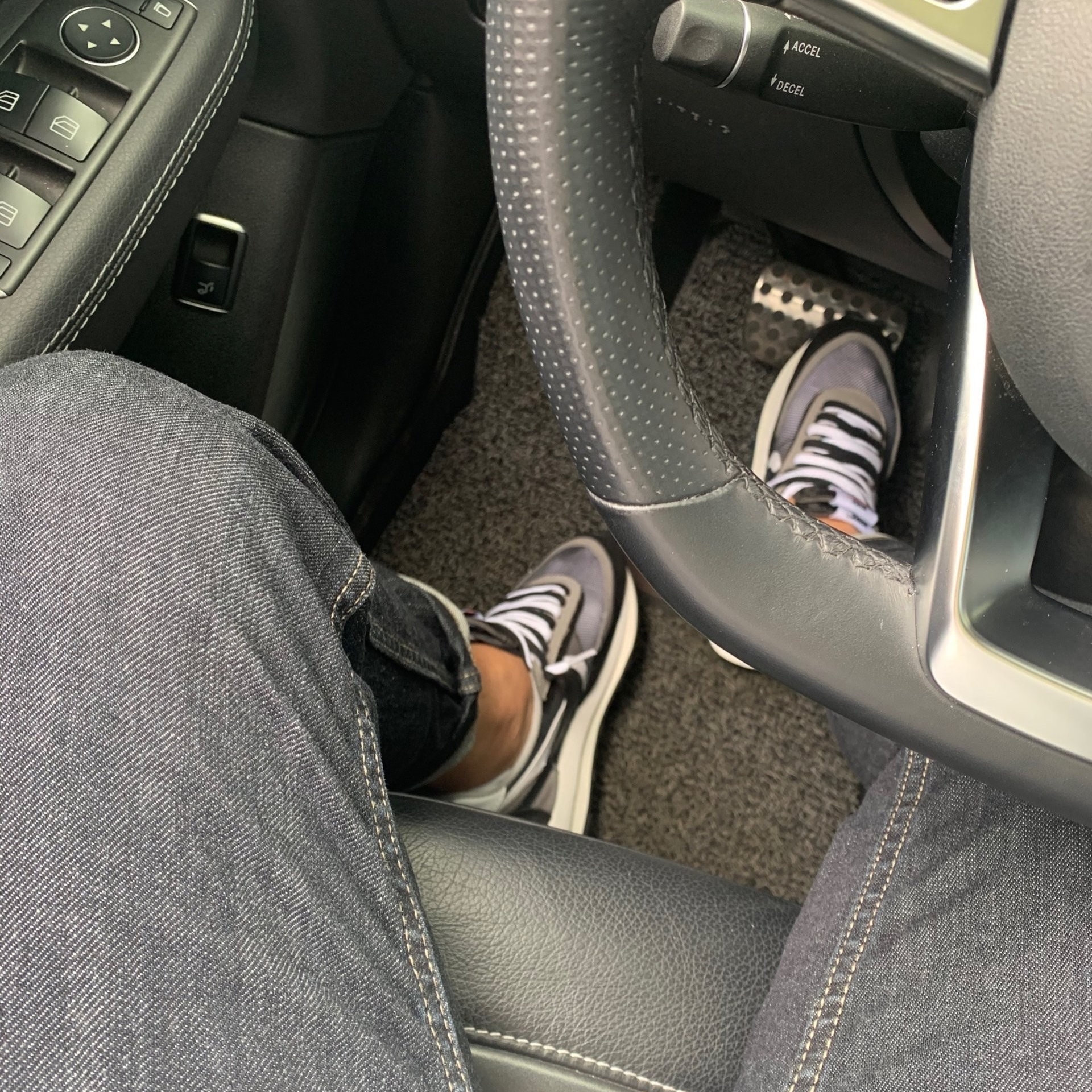 Nike x Sacai LDWaffle Black 착용 스타일