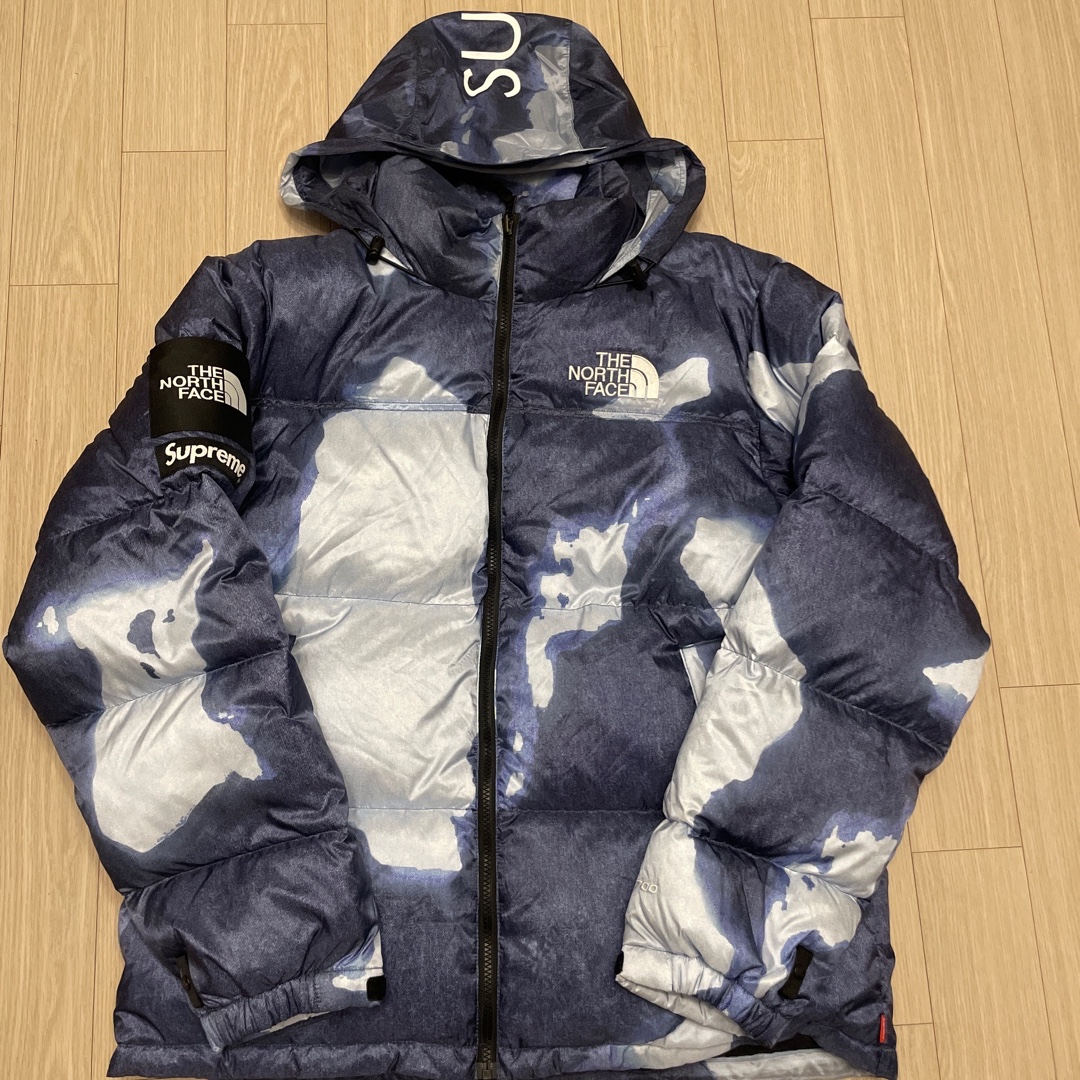 Supreme x The North Face Bleached Denim Print Nuptse Jacket Indigo - 21FW 착용 스타일