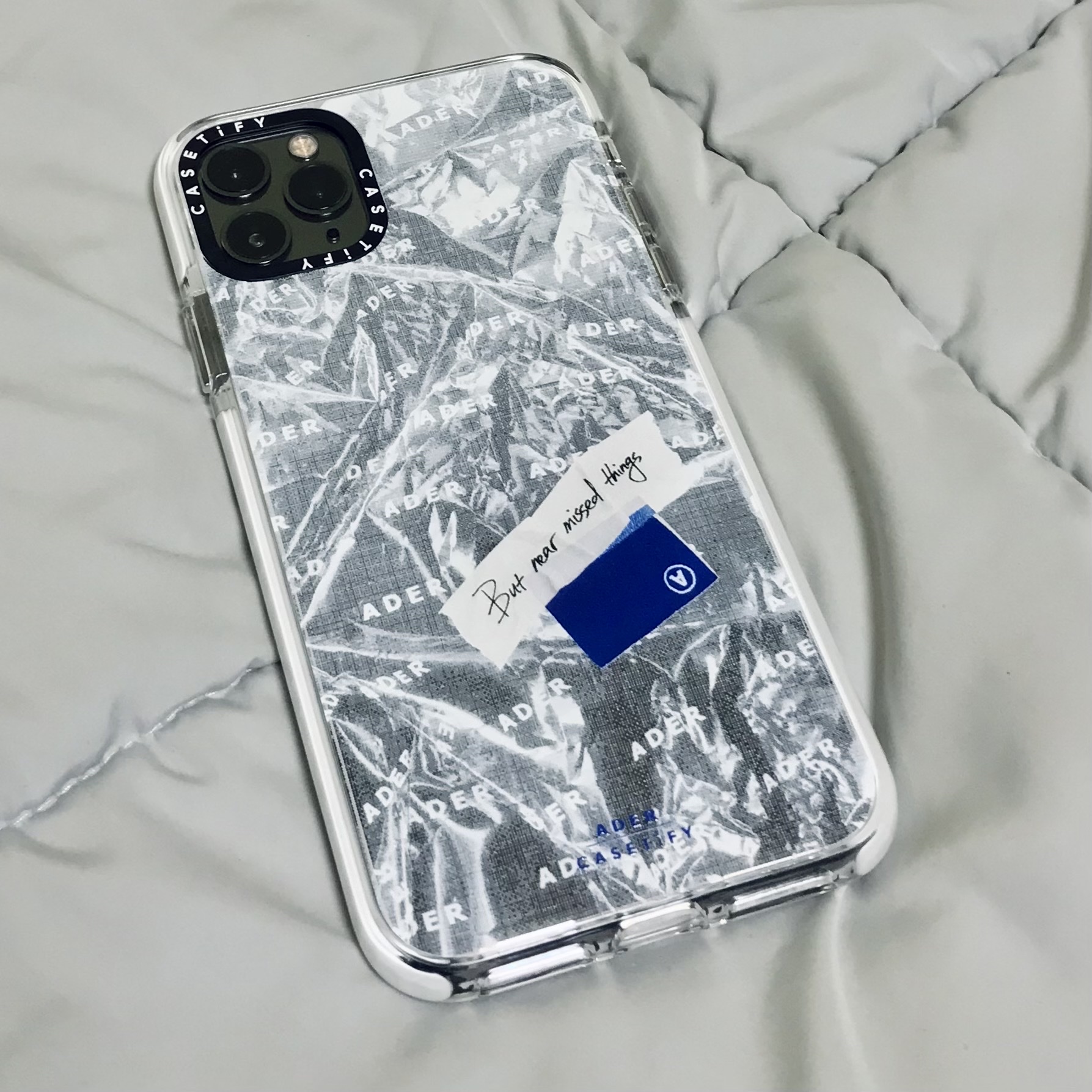 Casetify x Ader Error Plastic Impact iPhone Case 착용 스타일