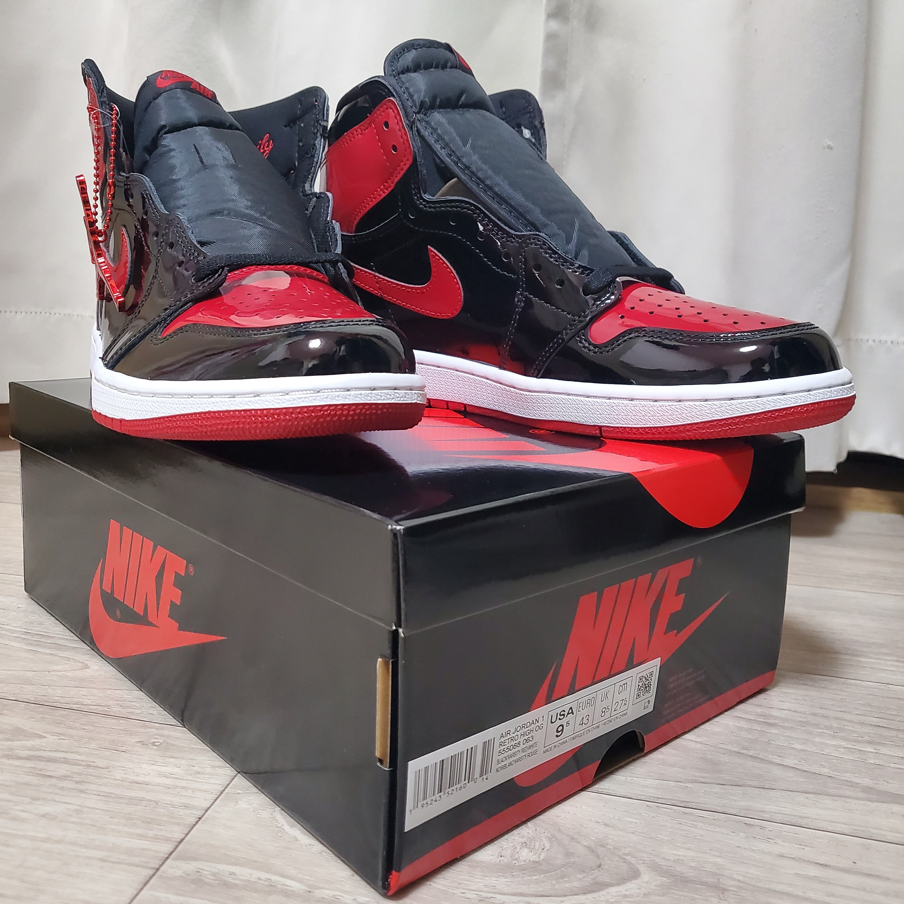 Jordan 1 Retro High OG Patent Bred 착용 스타일 - 2