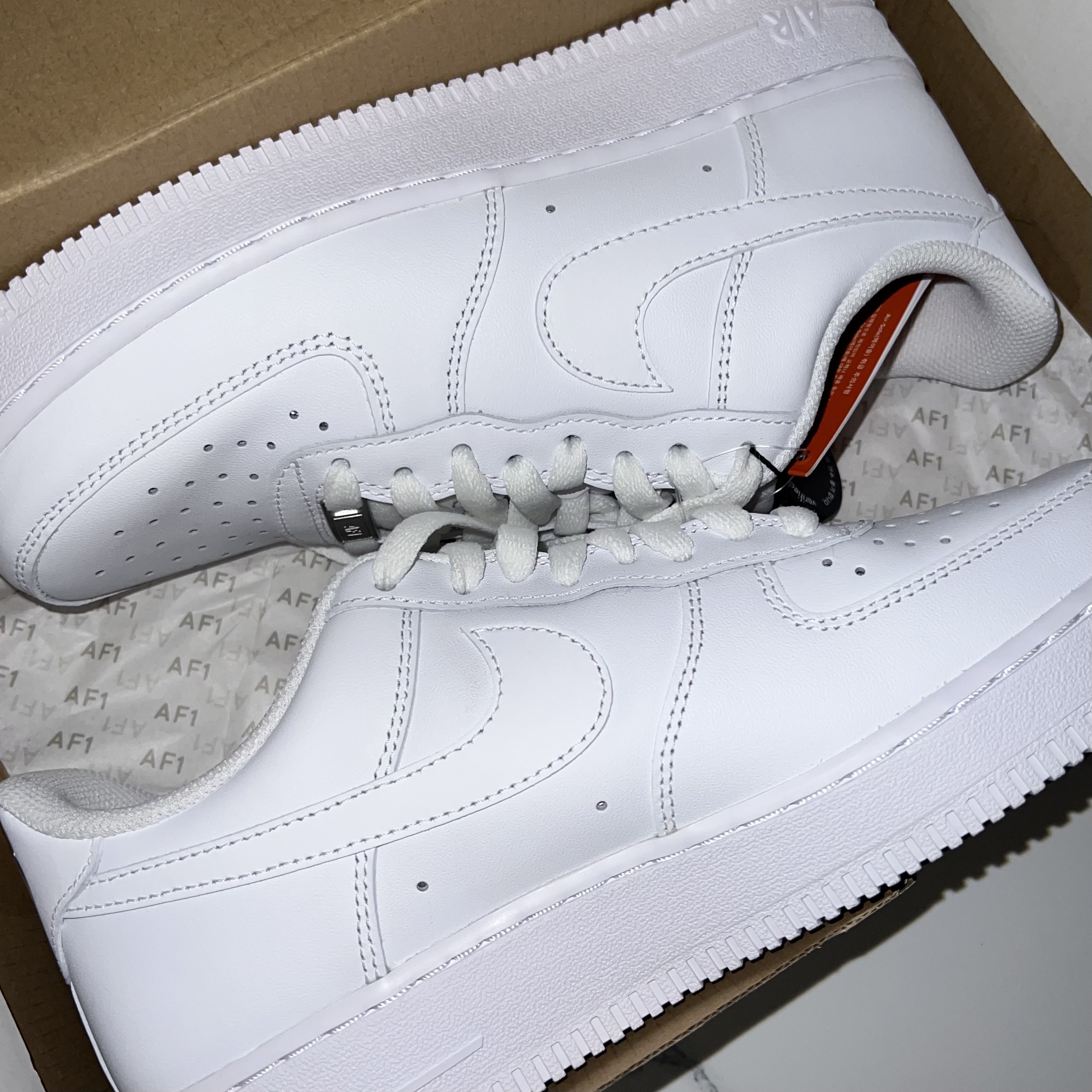 Nike Air Force 1 '07 Low White 착용 스타일 - 1