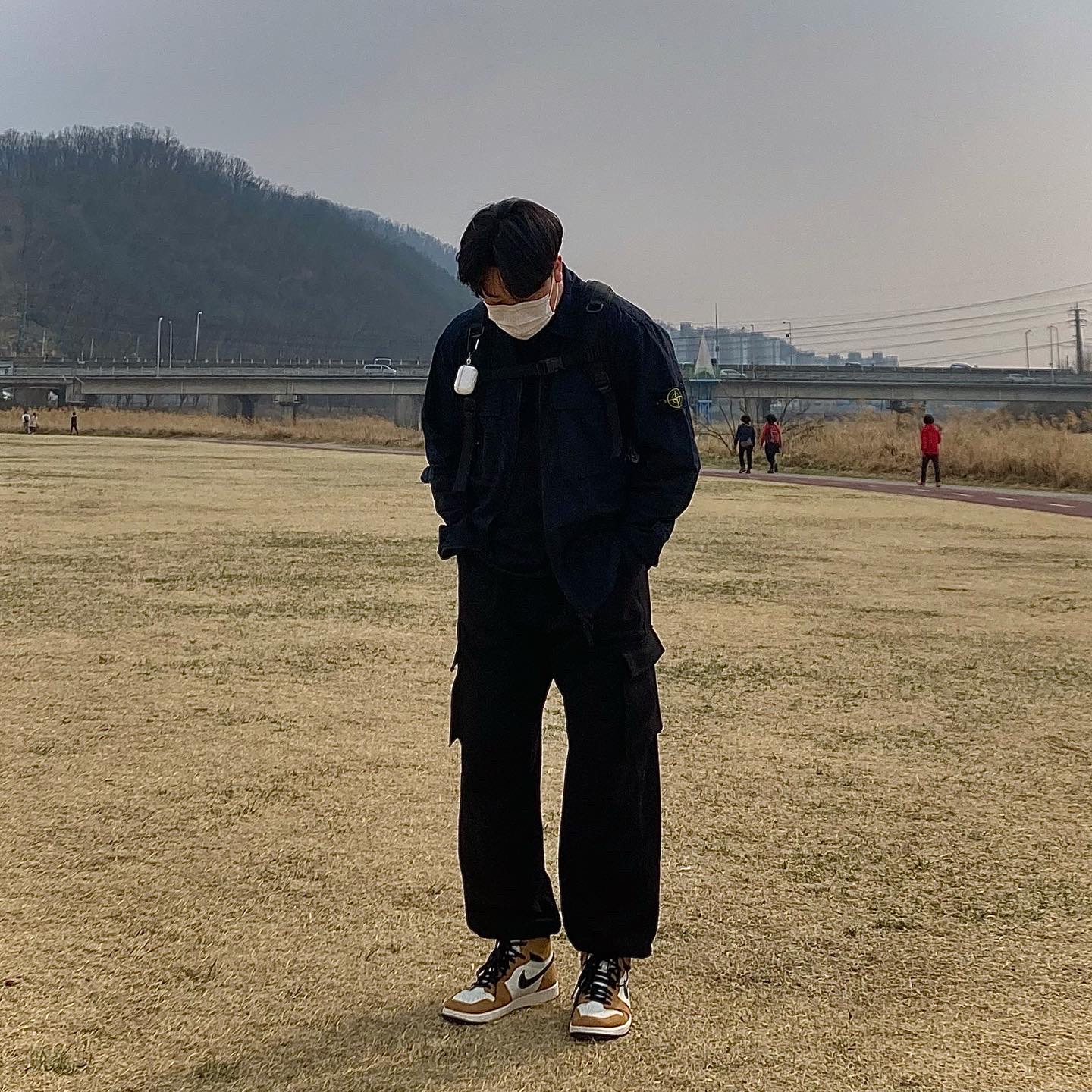 Jordan 1 Retro High Rookie of the Year, Stone Island 11102 Naslan Light Overshirt Marine Blue - 20SS 착용 스타일 - 2
