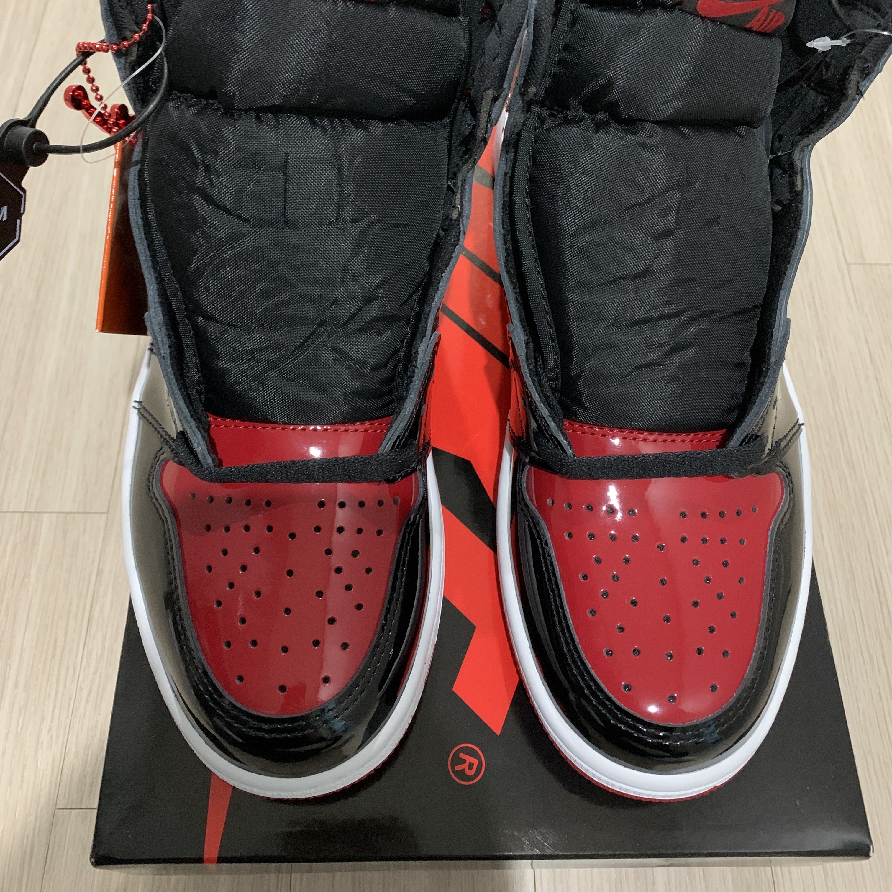 Jordan 1 Retro High OG Patent Bred 착용 스타일 - 2