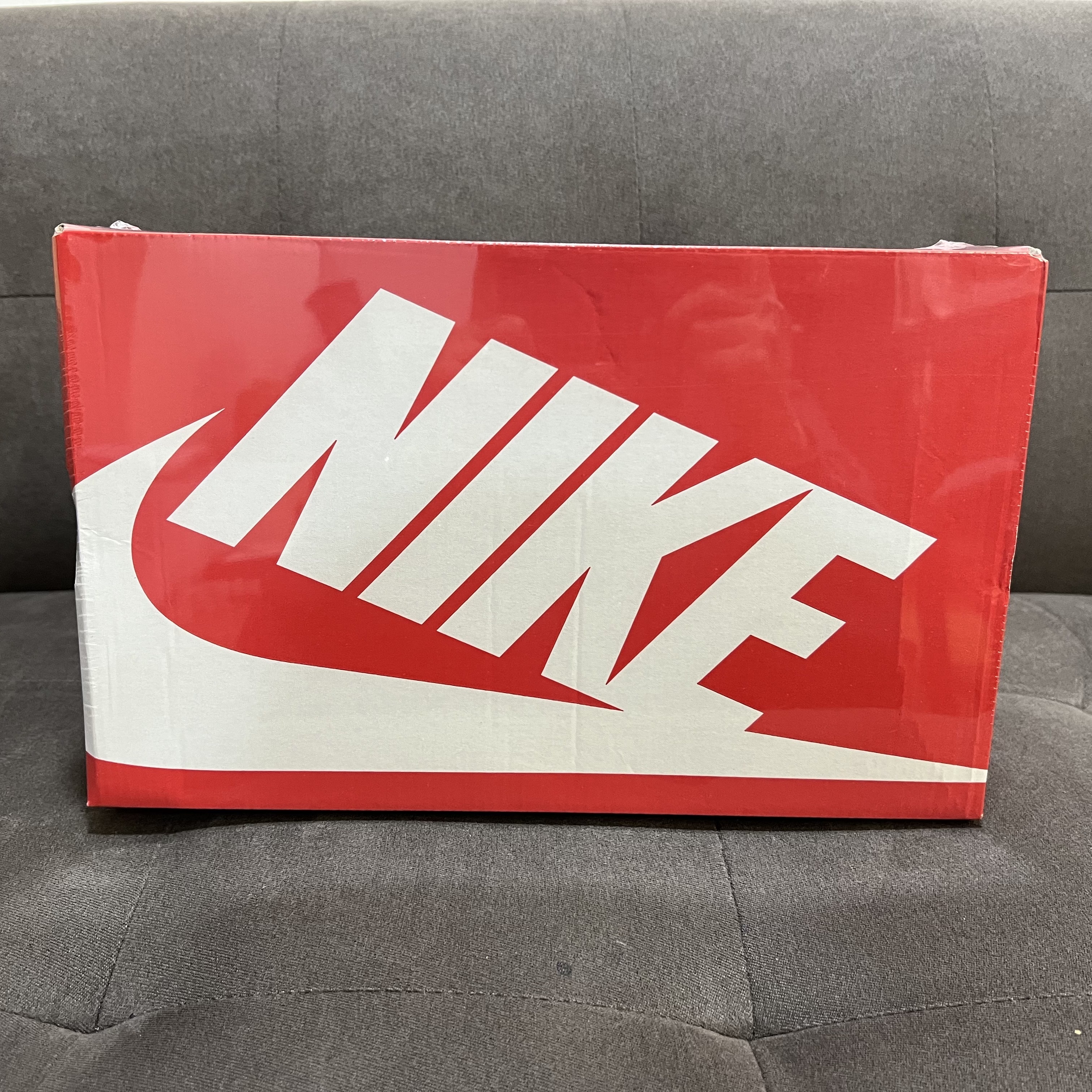Nike x NBA Dunk Low Retro EMB Black and Chile Red 착용 스타일 - 5