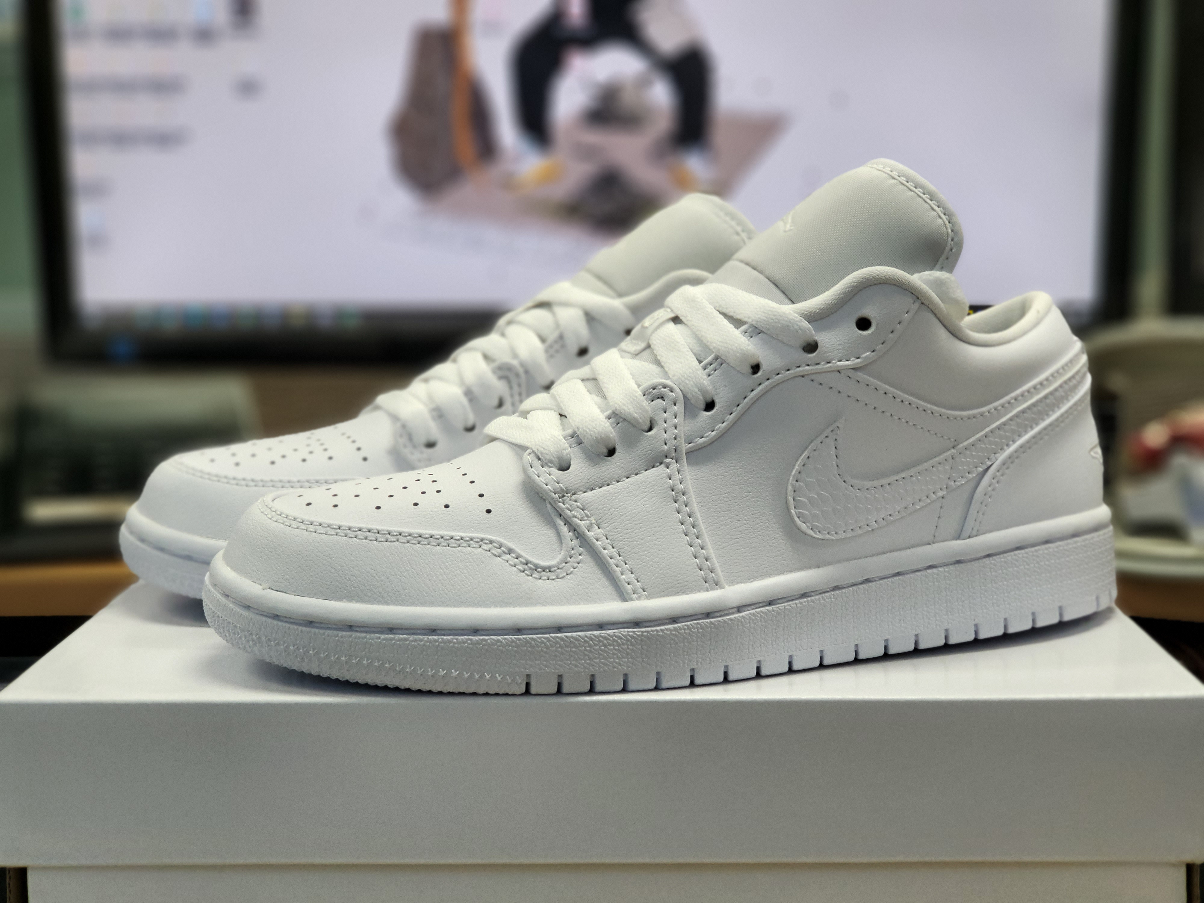 (W) Jordan 1 Low Triple White 2020 착용 스타일